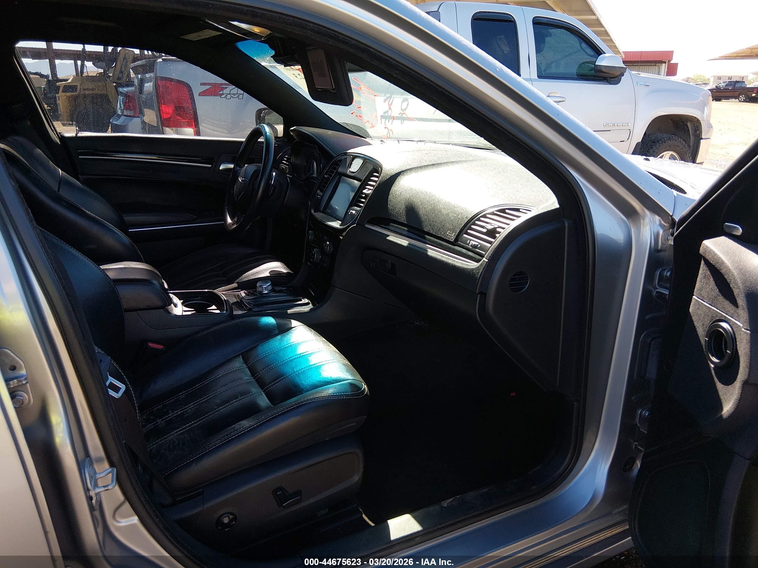 CHRYSLER 300 image 5