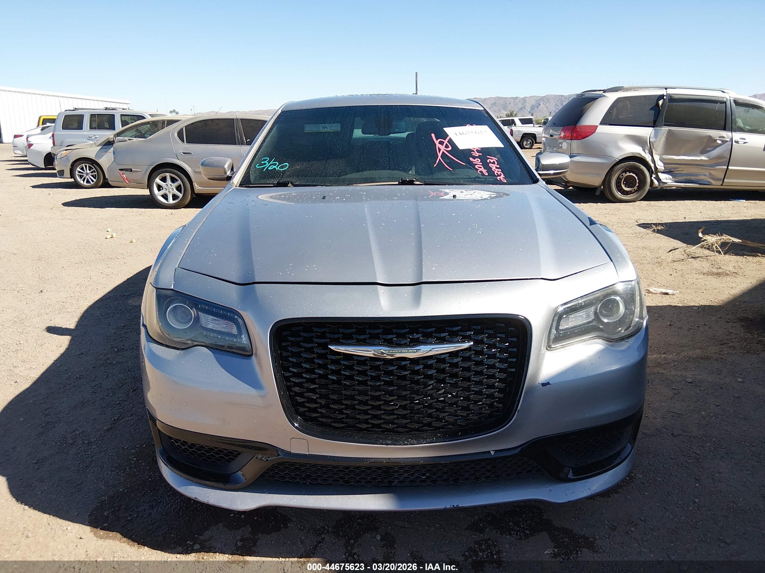 CHRYSLER 300 image 6