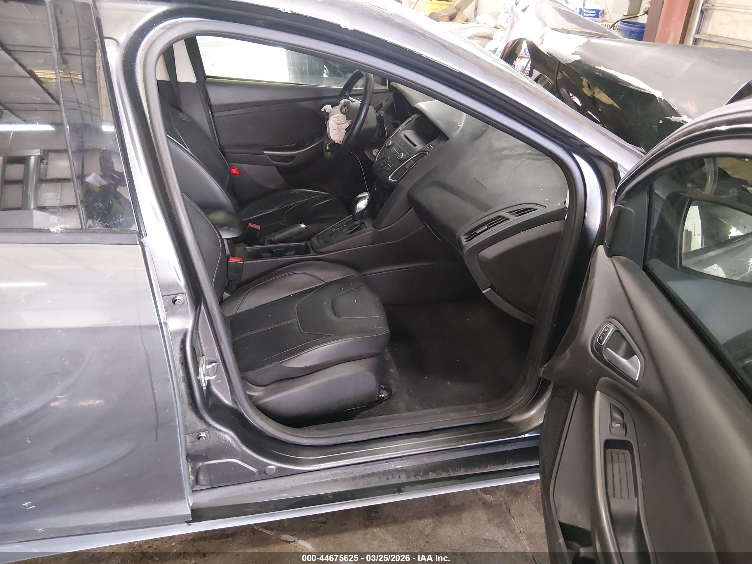 FORD FOCUS image 5