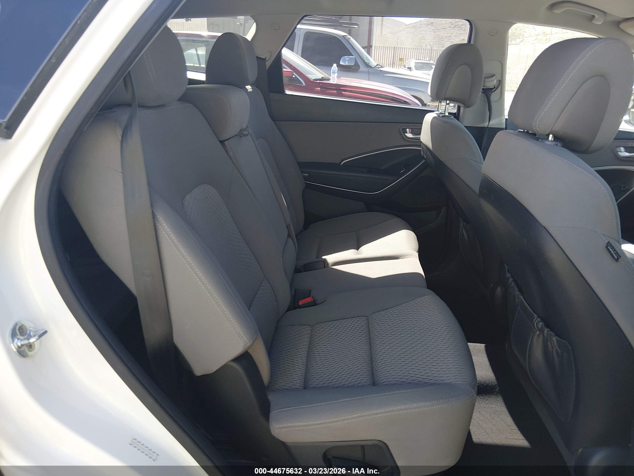 HYUNDAI SANTA image 8