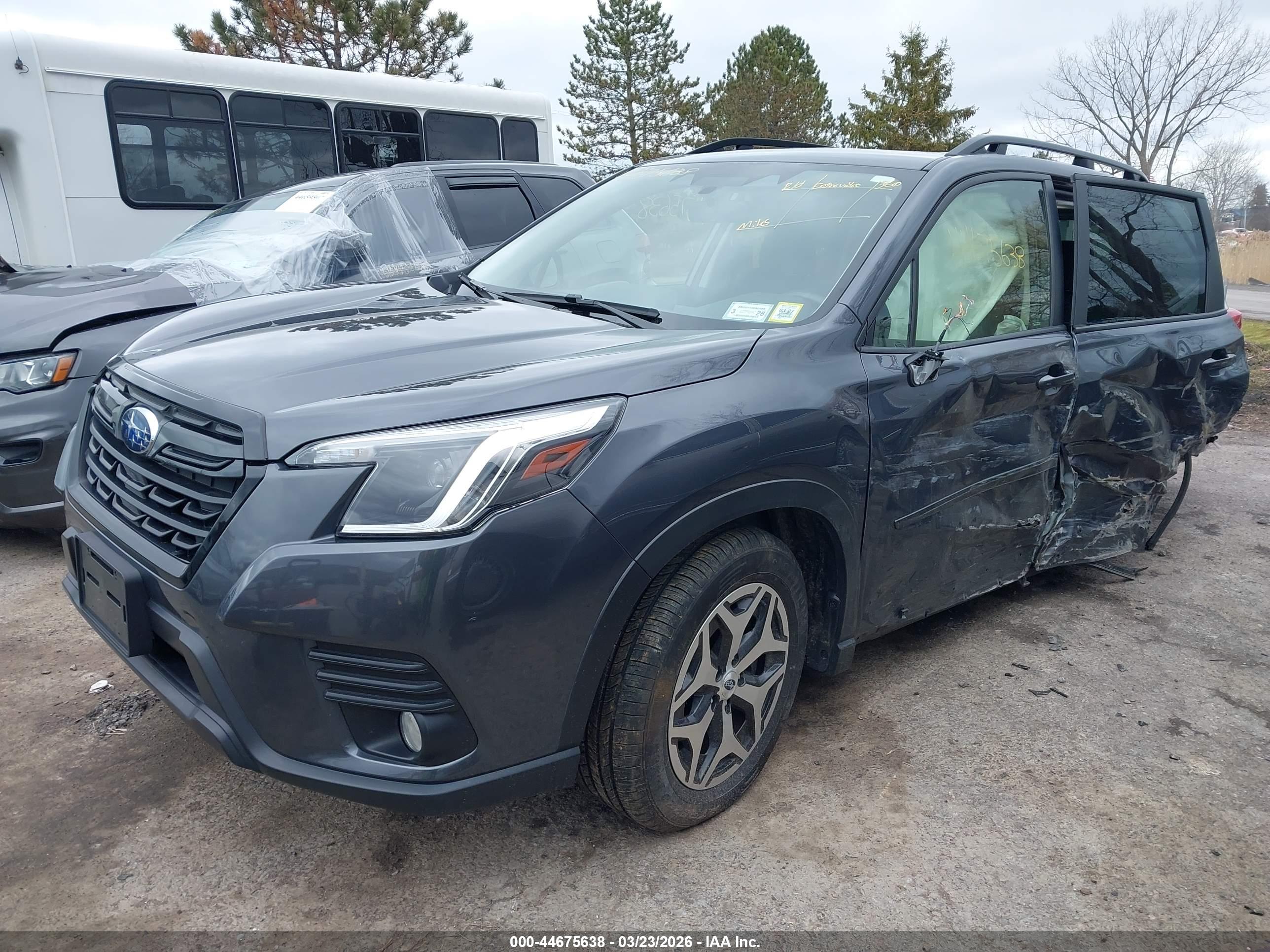 SUBARU FORESTER image 2