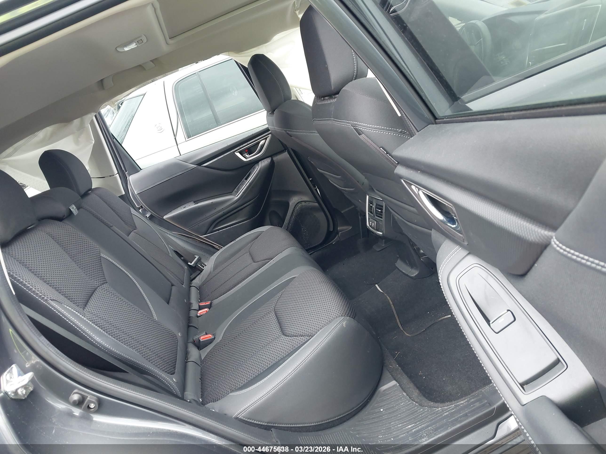 SUBARU FORESTER image 8