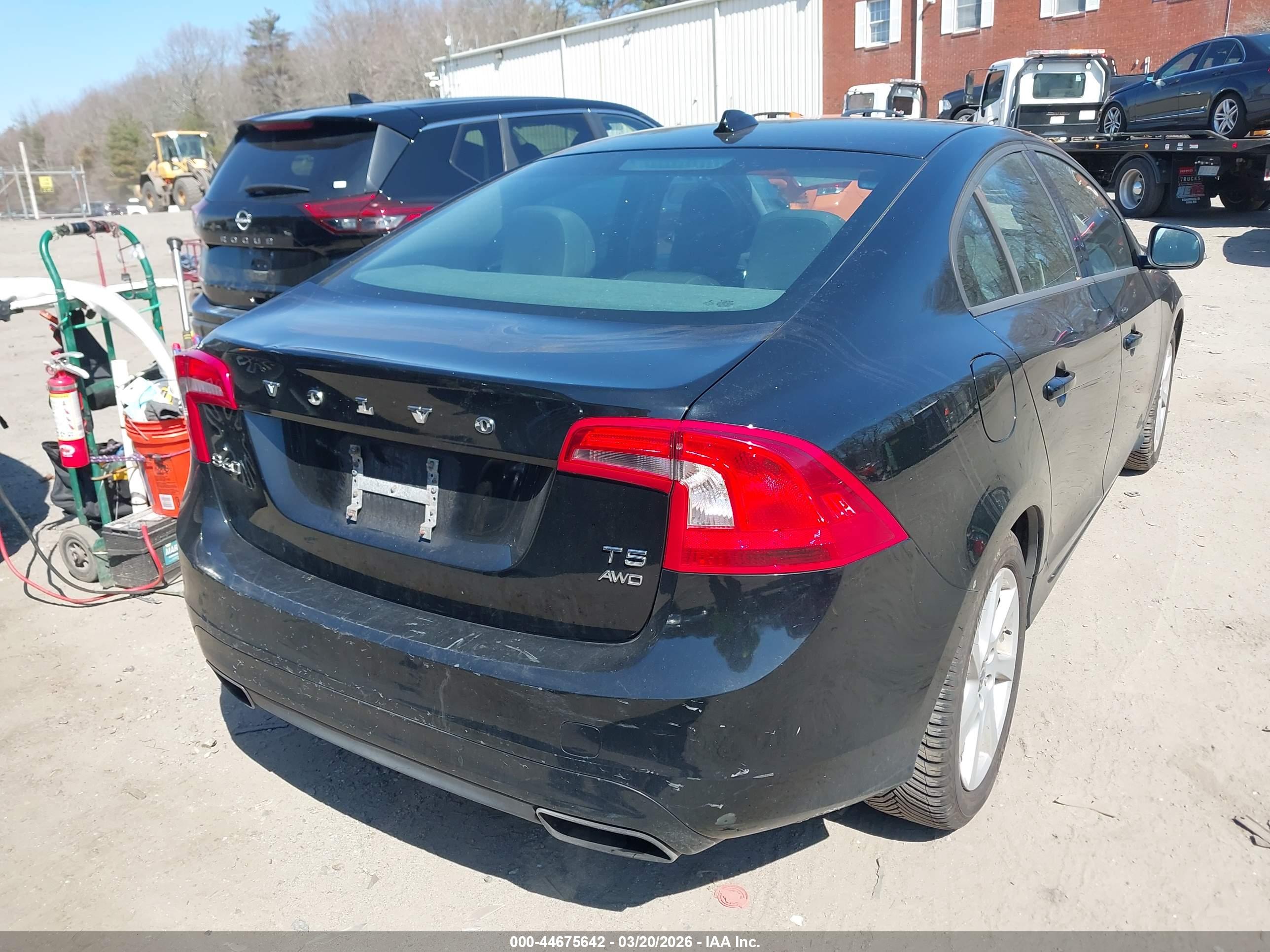 VOLVO S60 image 4