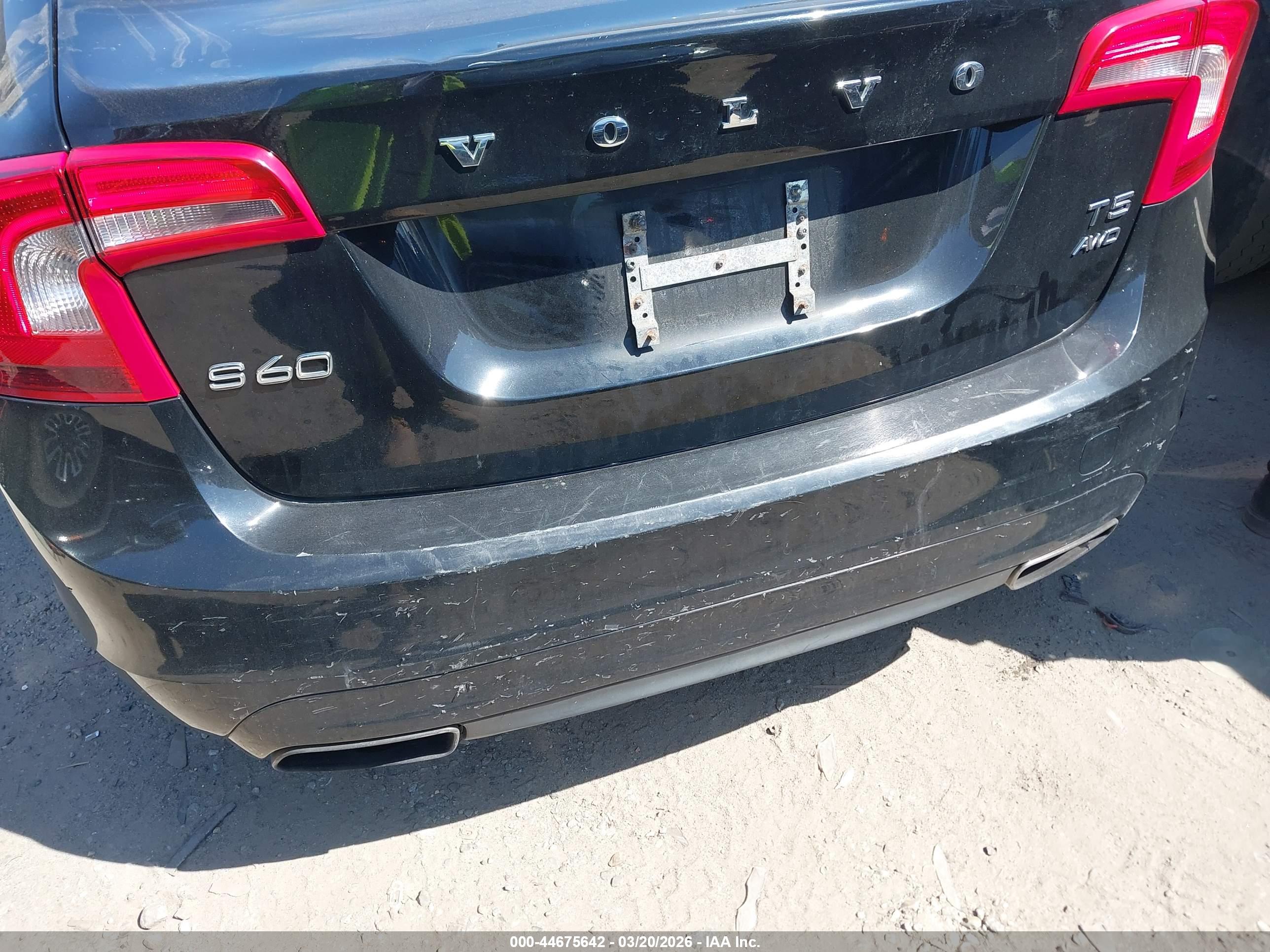 VOLVO S60 image 6