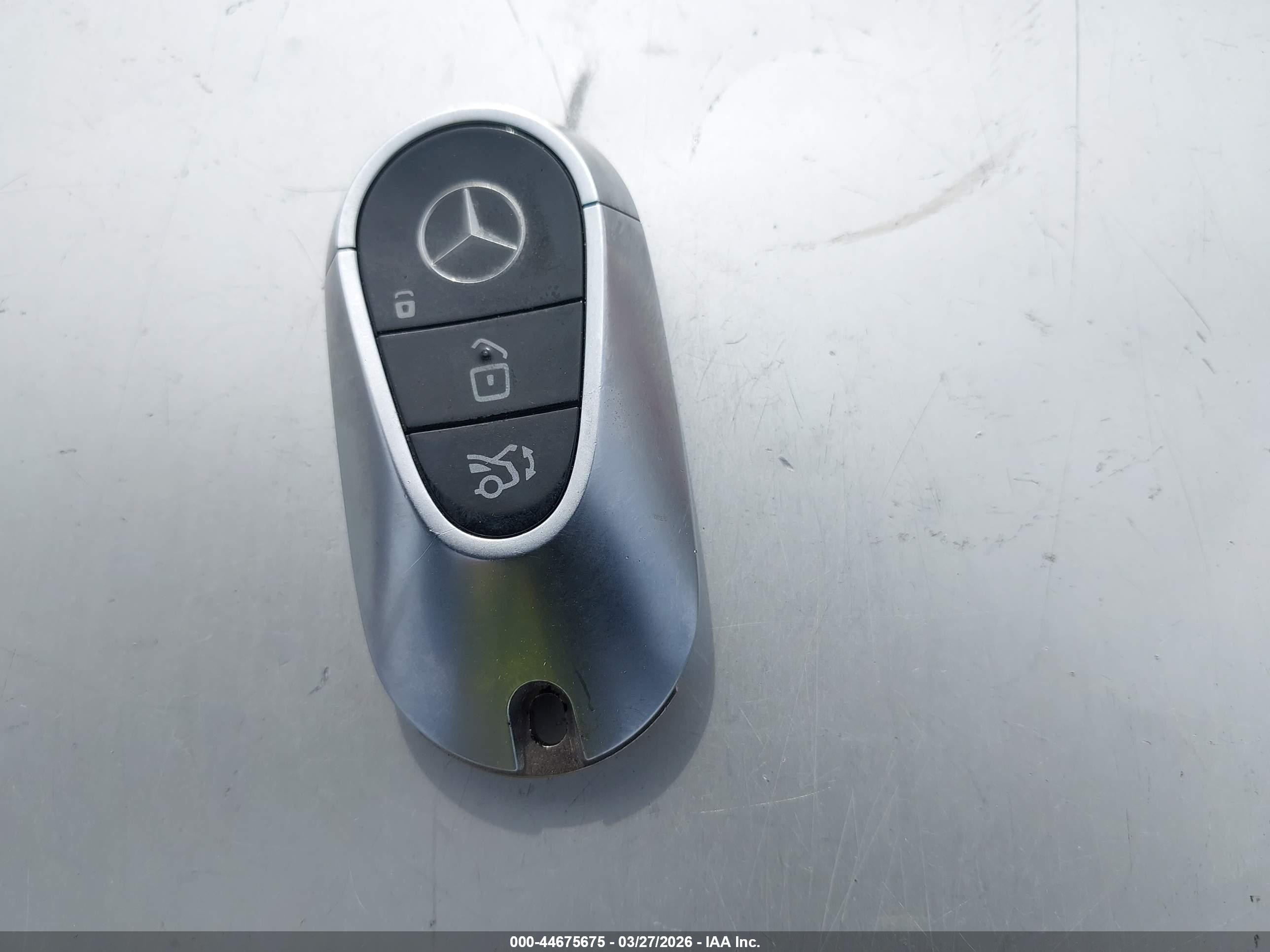 MERCEDES-BENZ EQS image 11