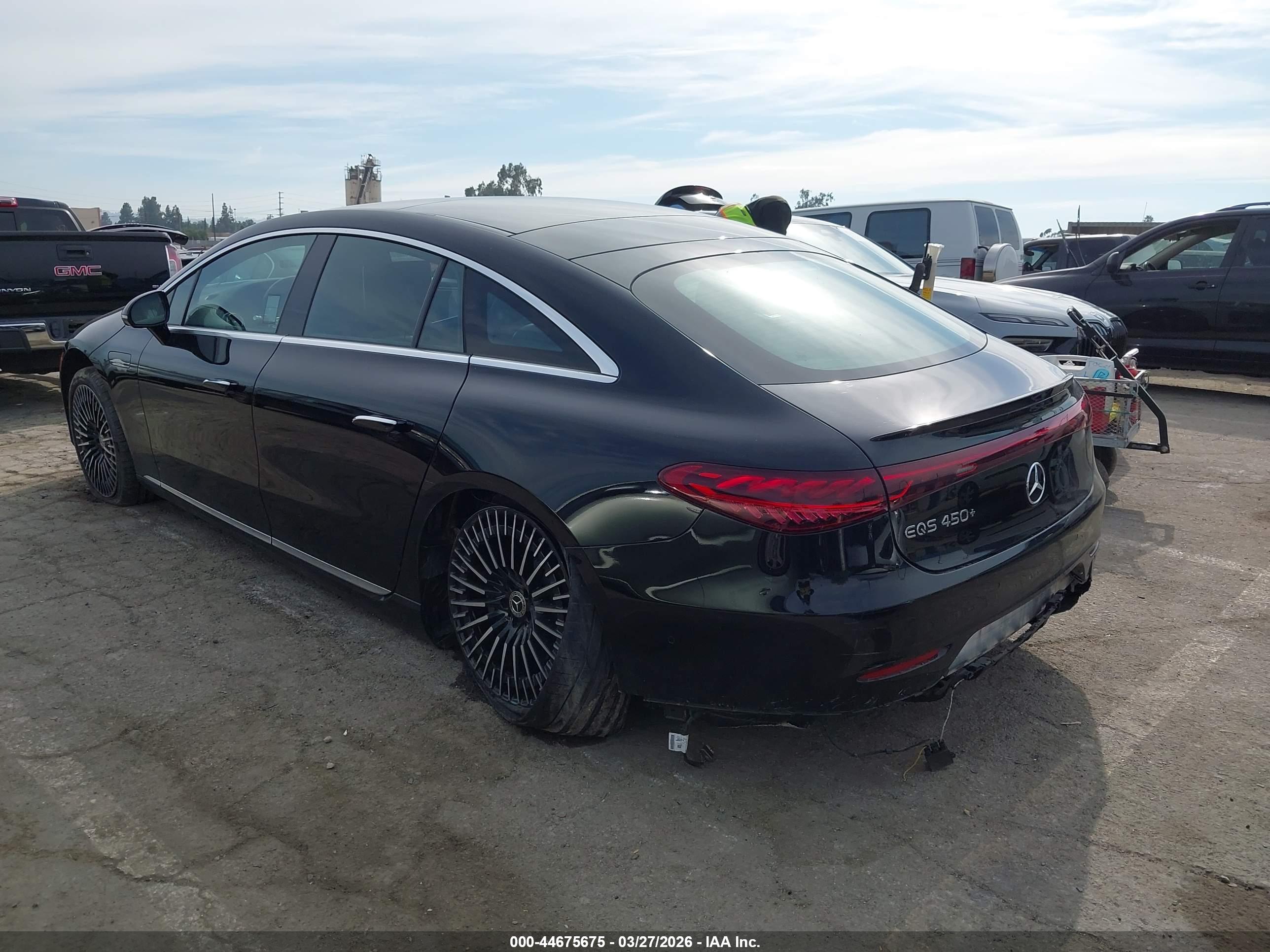 MERCEDES-BENZ EQS image 3