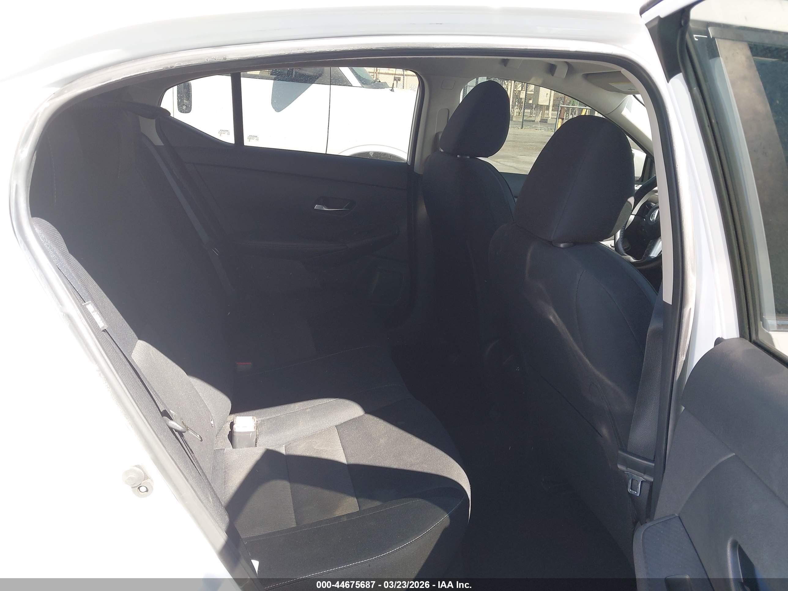 NISSAN SENTRA image 8