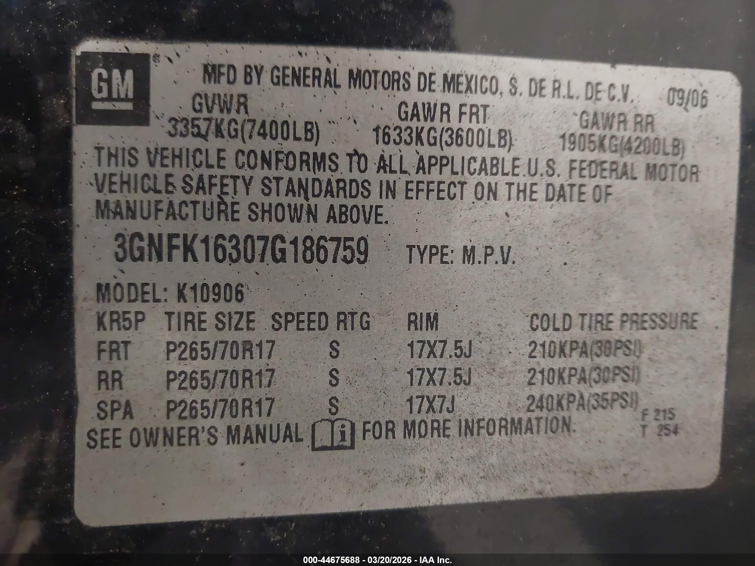 CHEVROLET SUBURBAN image 9