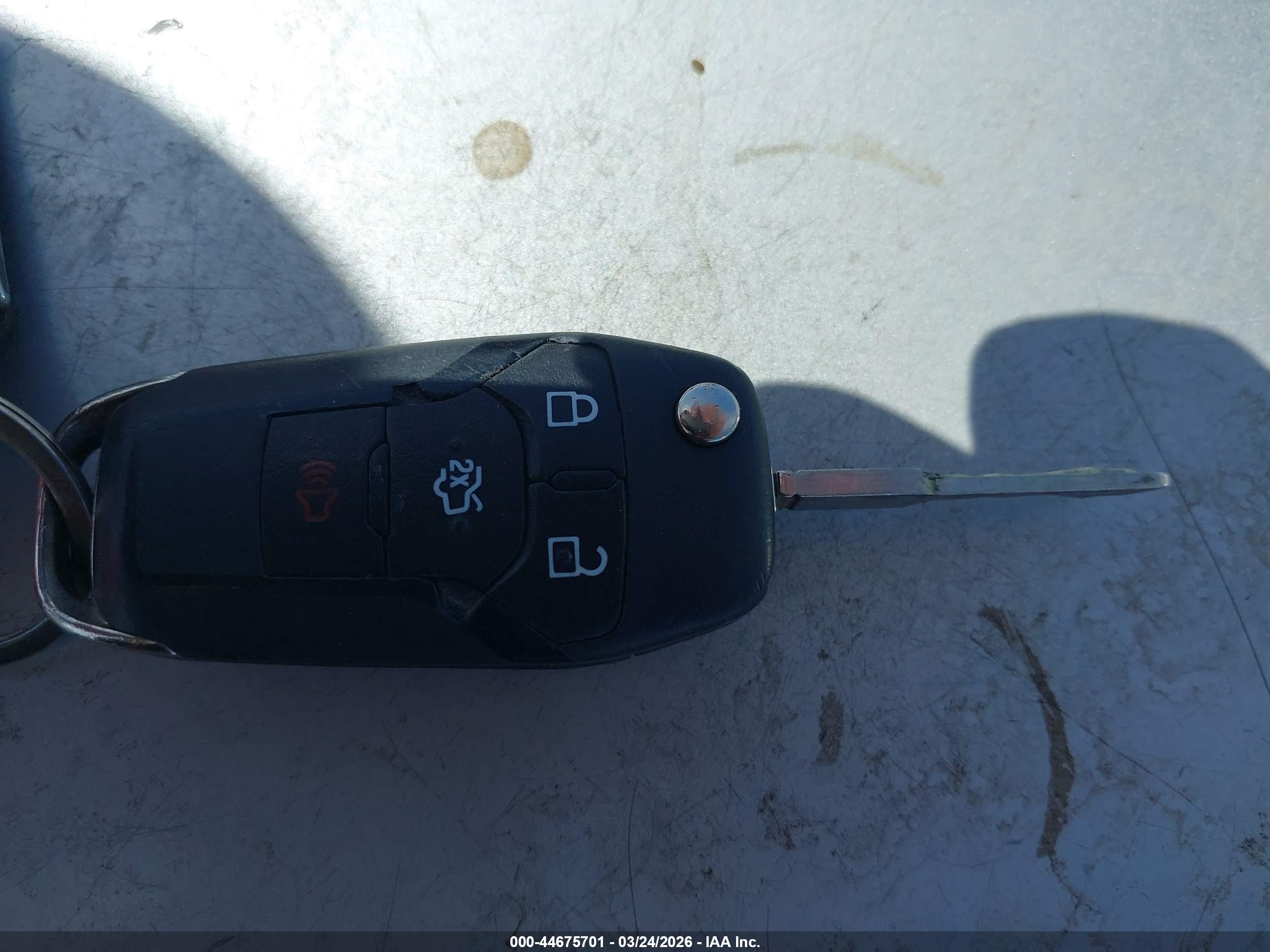 FORD FUSION image 11