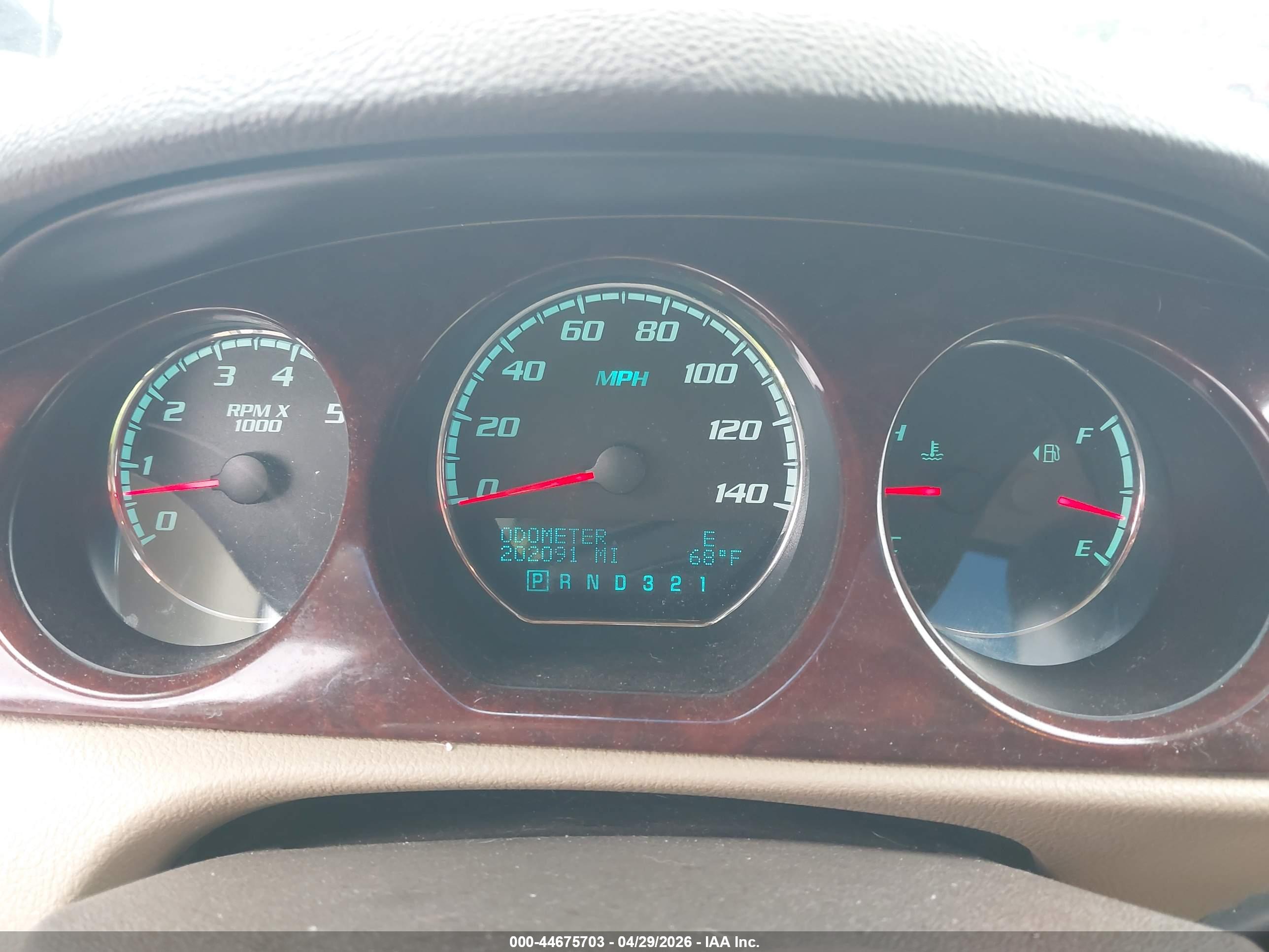 BUICK LUCERNE image 7