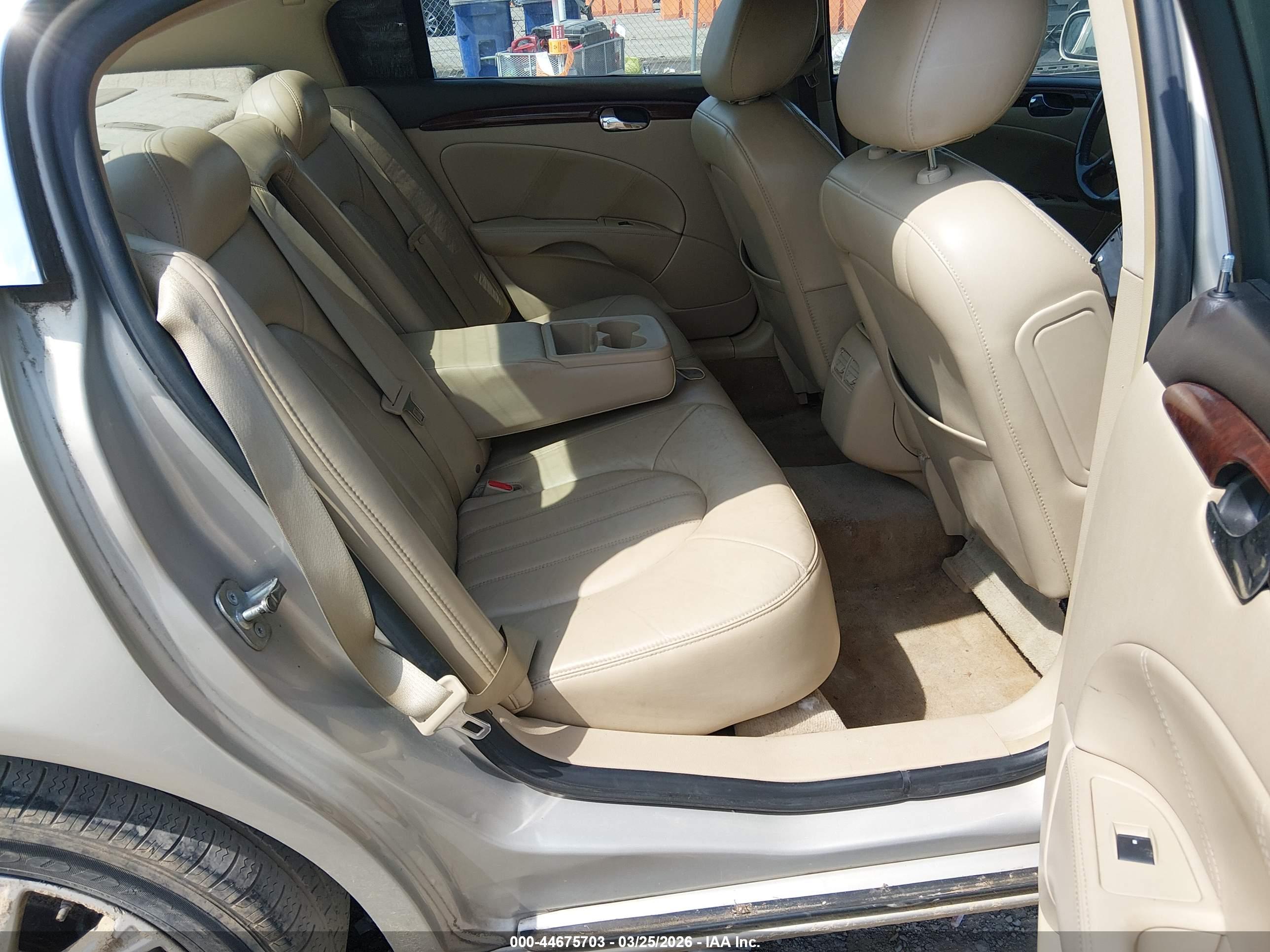 BUICK LUCERNE image 8