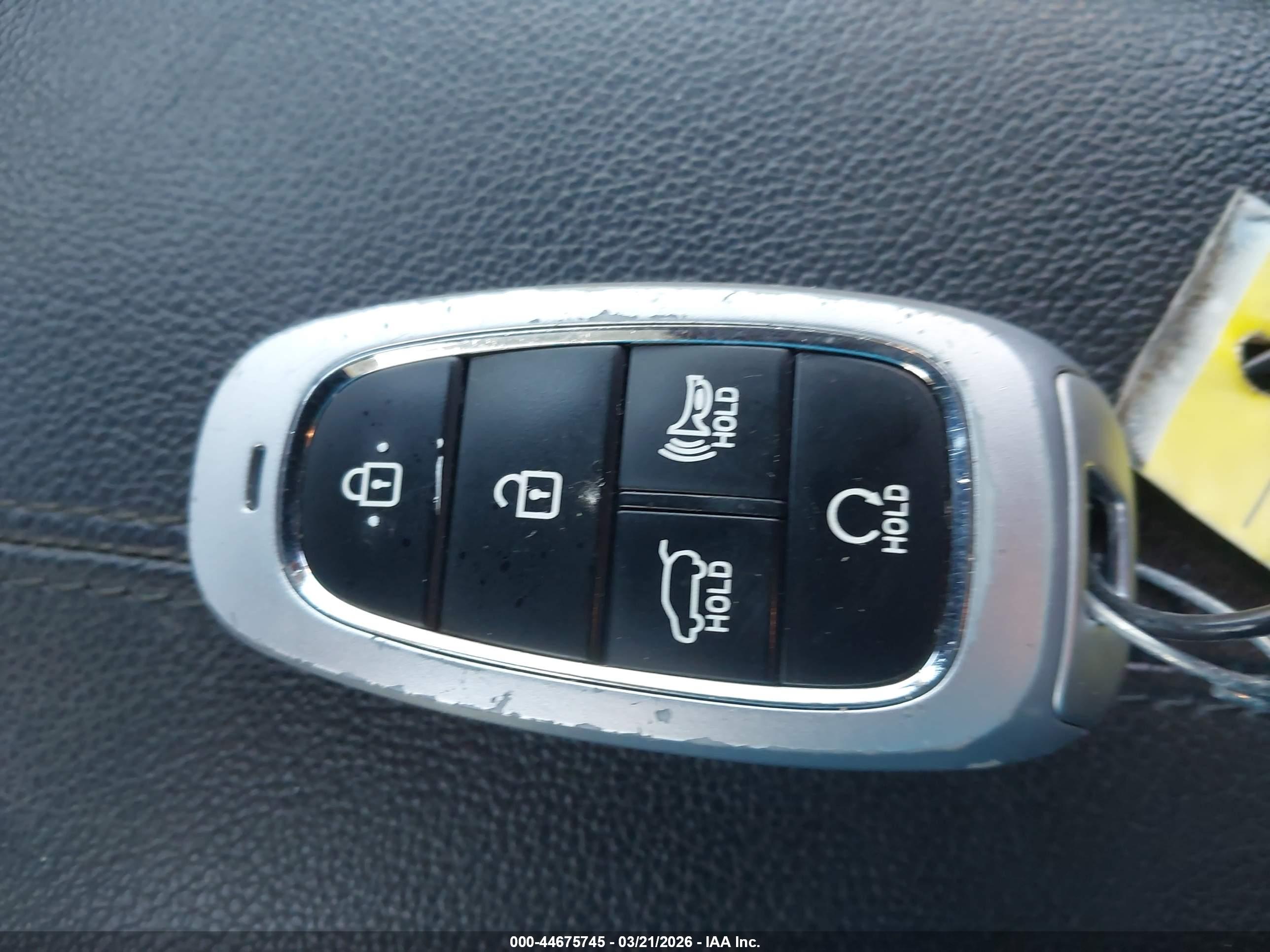 HYUNDAI TUCSON image 11