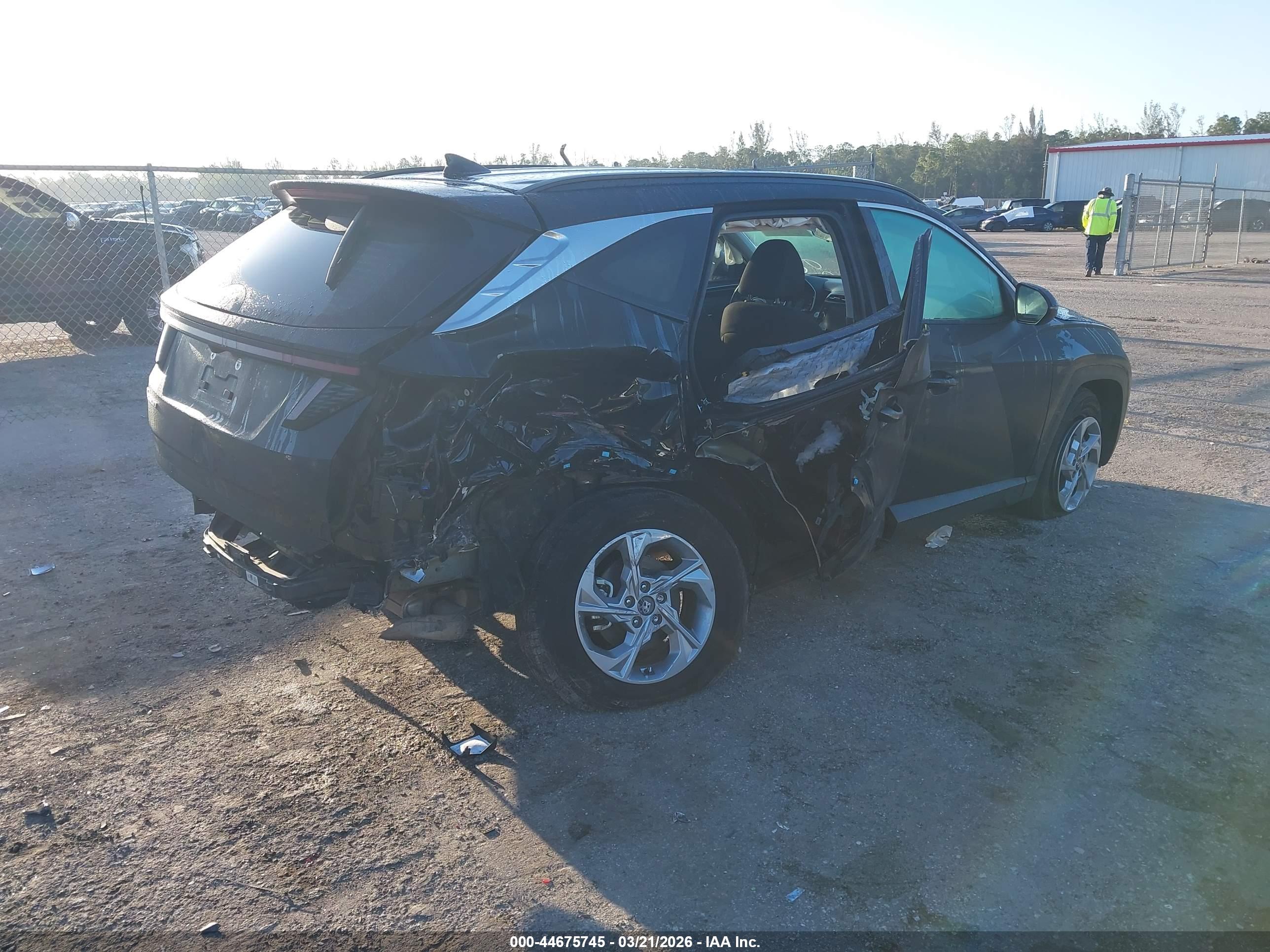 HYUNDAI TUCSON image 4