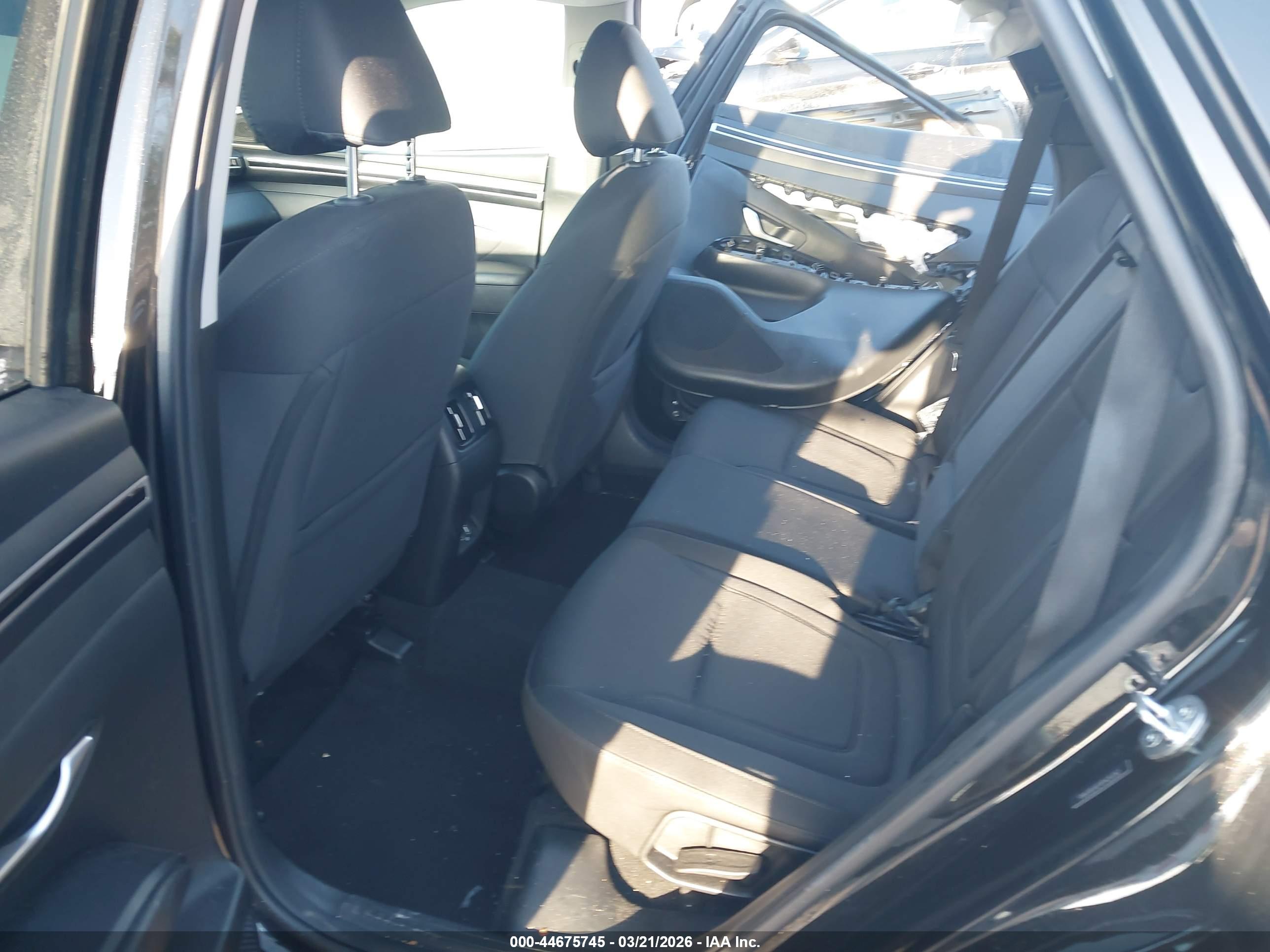 HYUNDAI TUCSON image 8