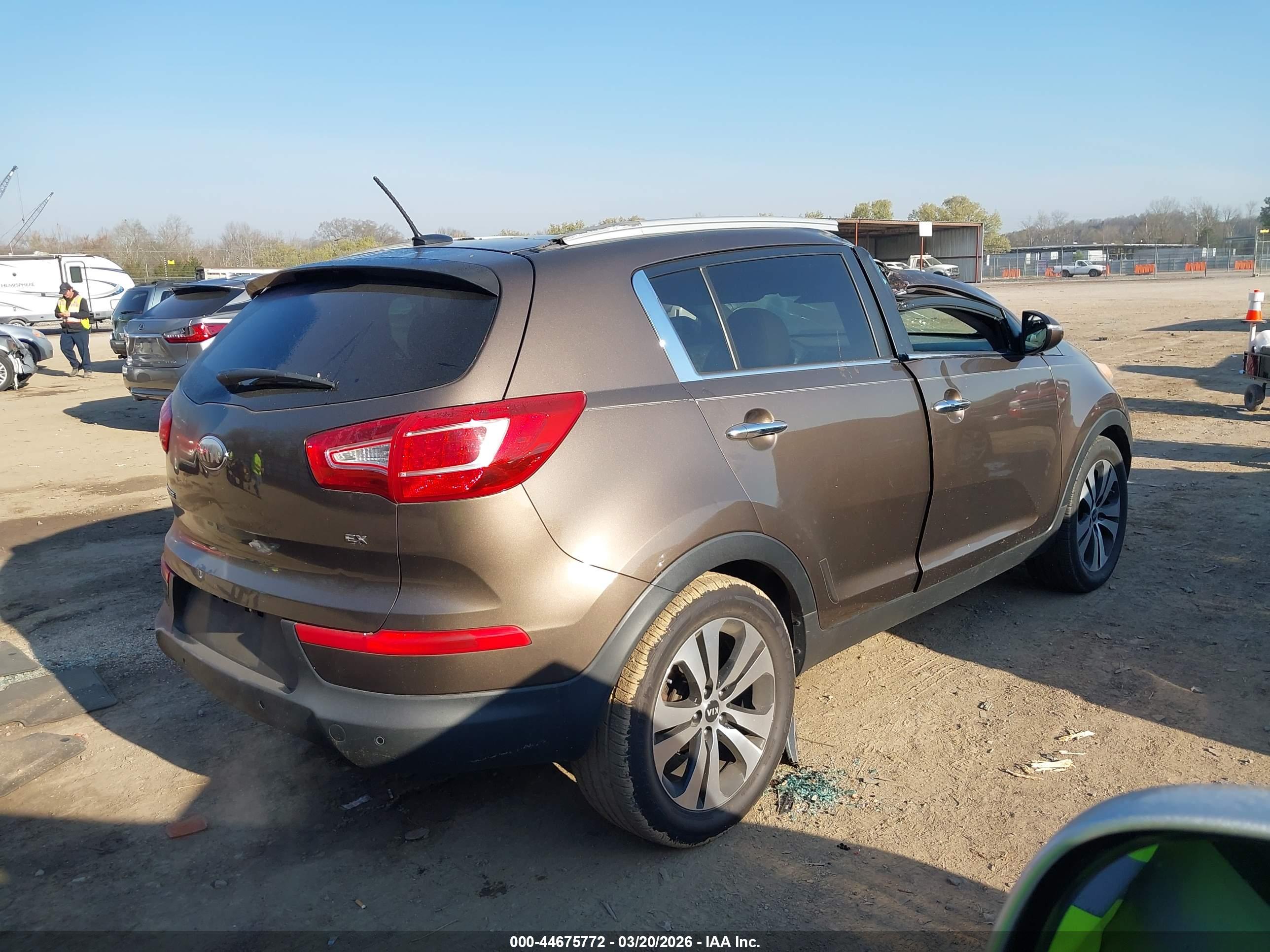 KIA SPORTAGE image 4