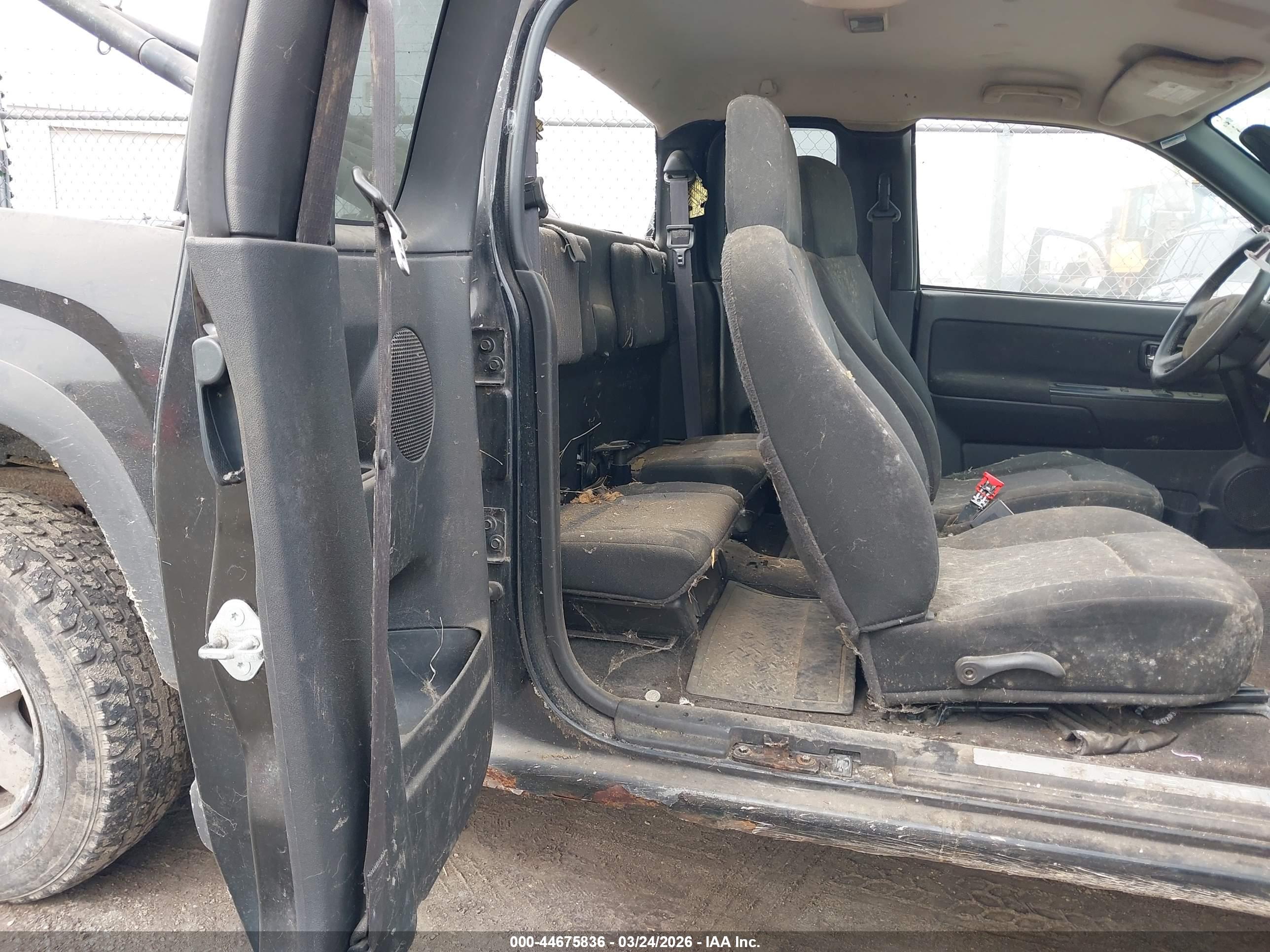CHEVROLET COLORADO image 8