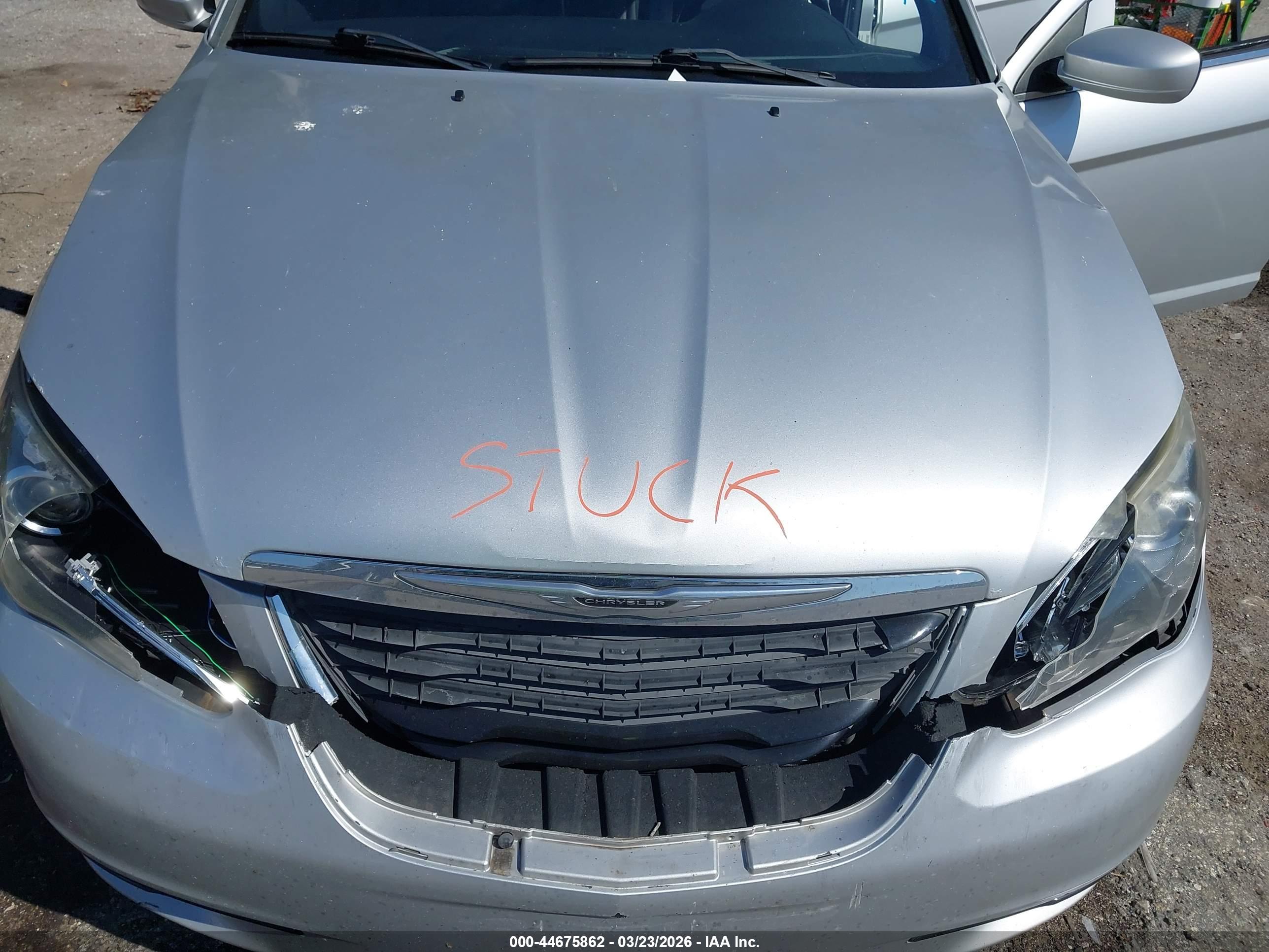 CHRYSLER 200 image 10