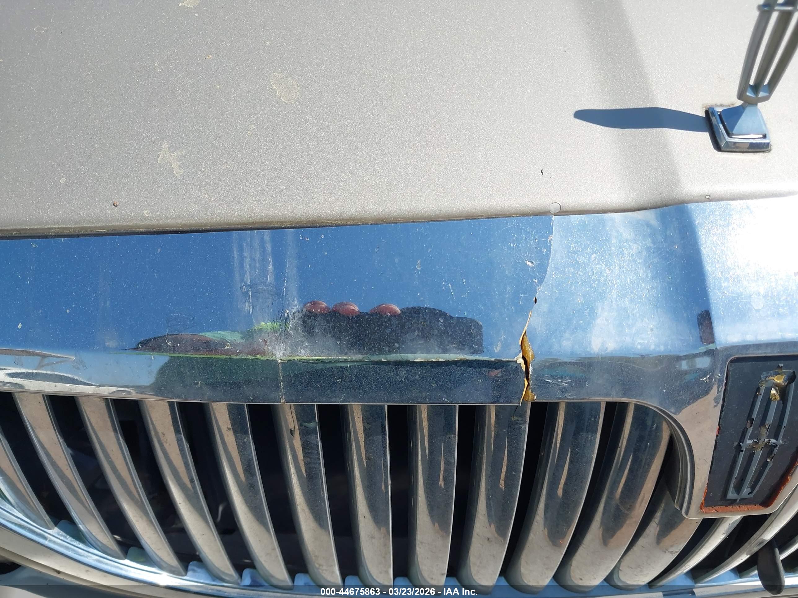 LINCOLN TOWN image 6