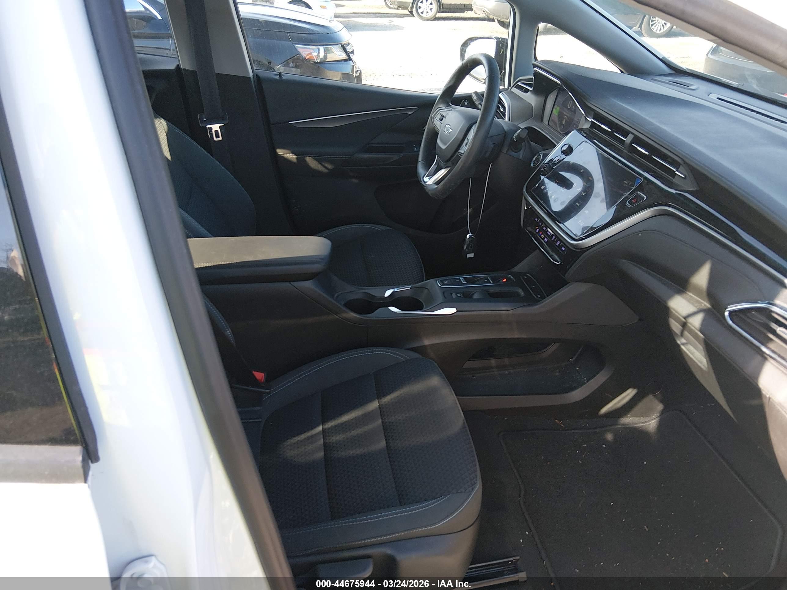 CHEVROLET BOLT image 5