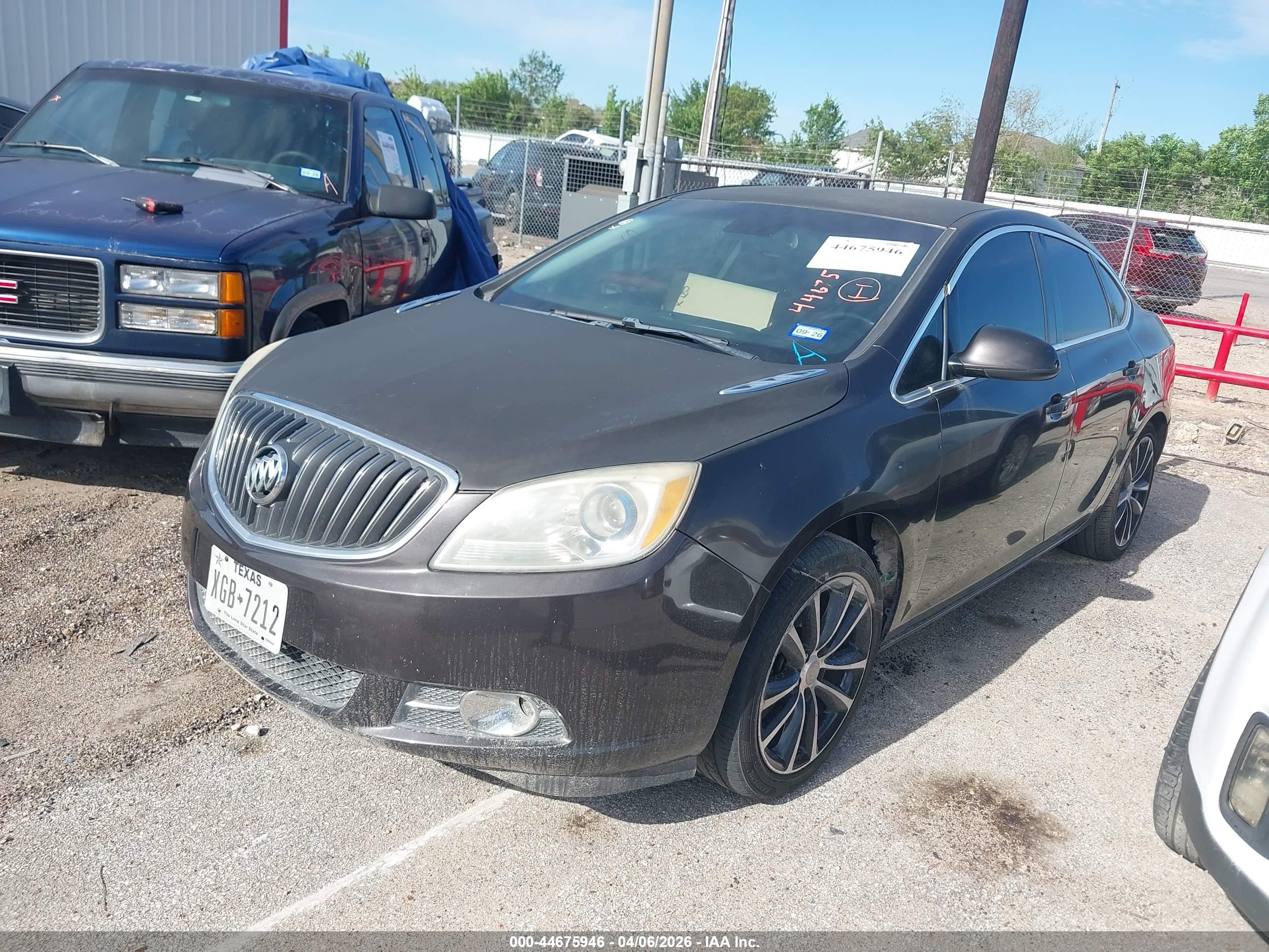 BUICK VERANO image 2