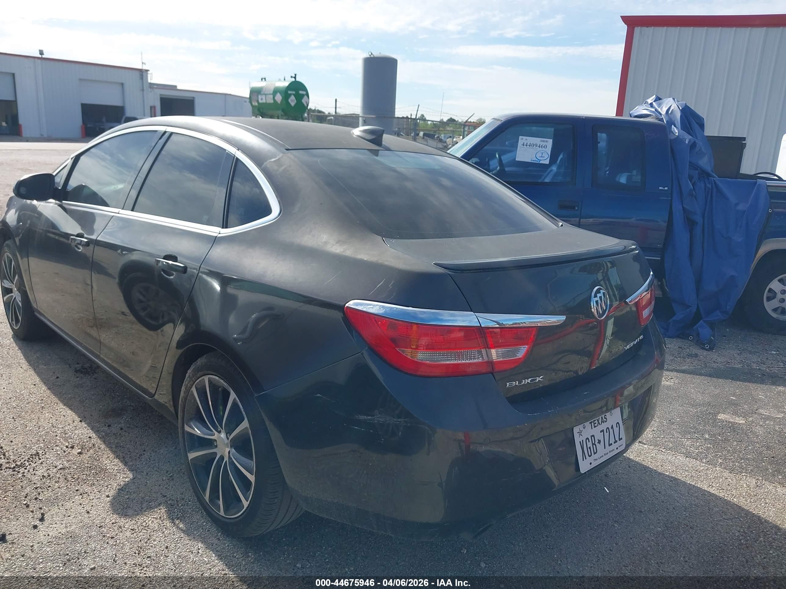 BUICK VERANO image 3
