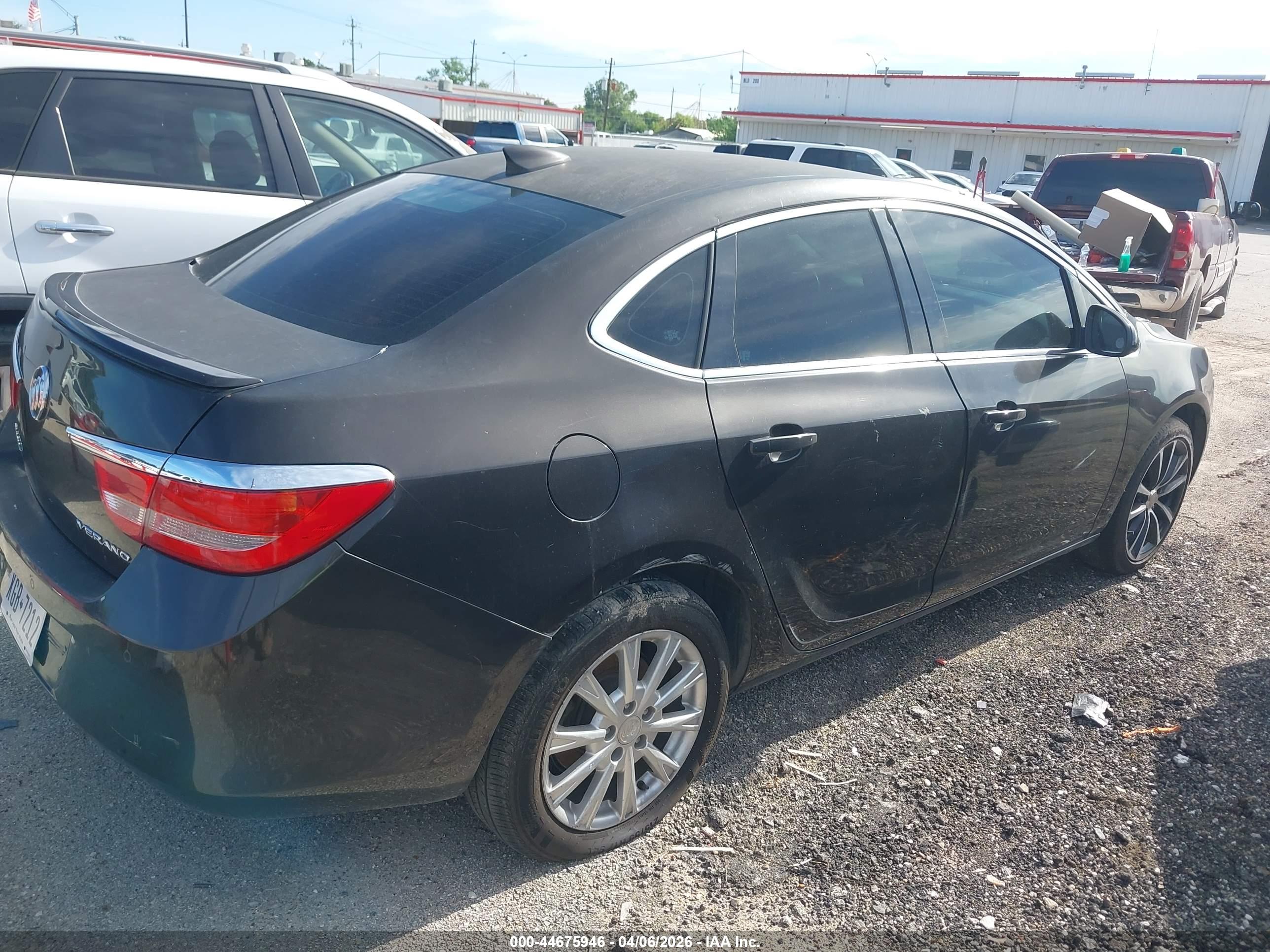 BUICK VERANO image 4