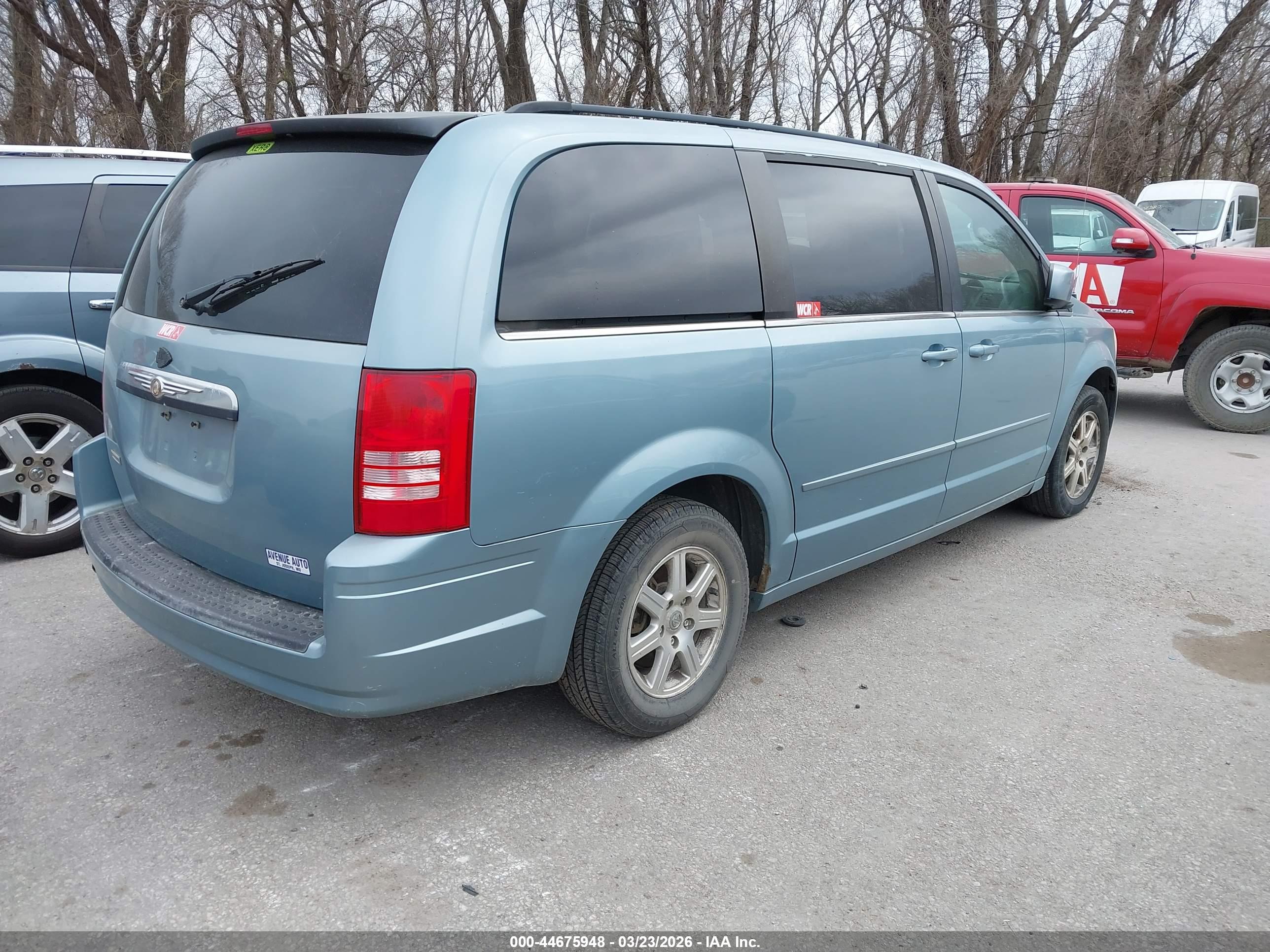 CHRYSLER TOWN image 4