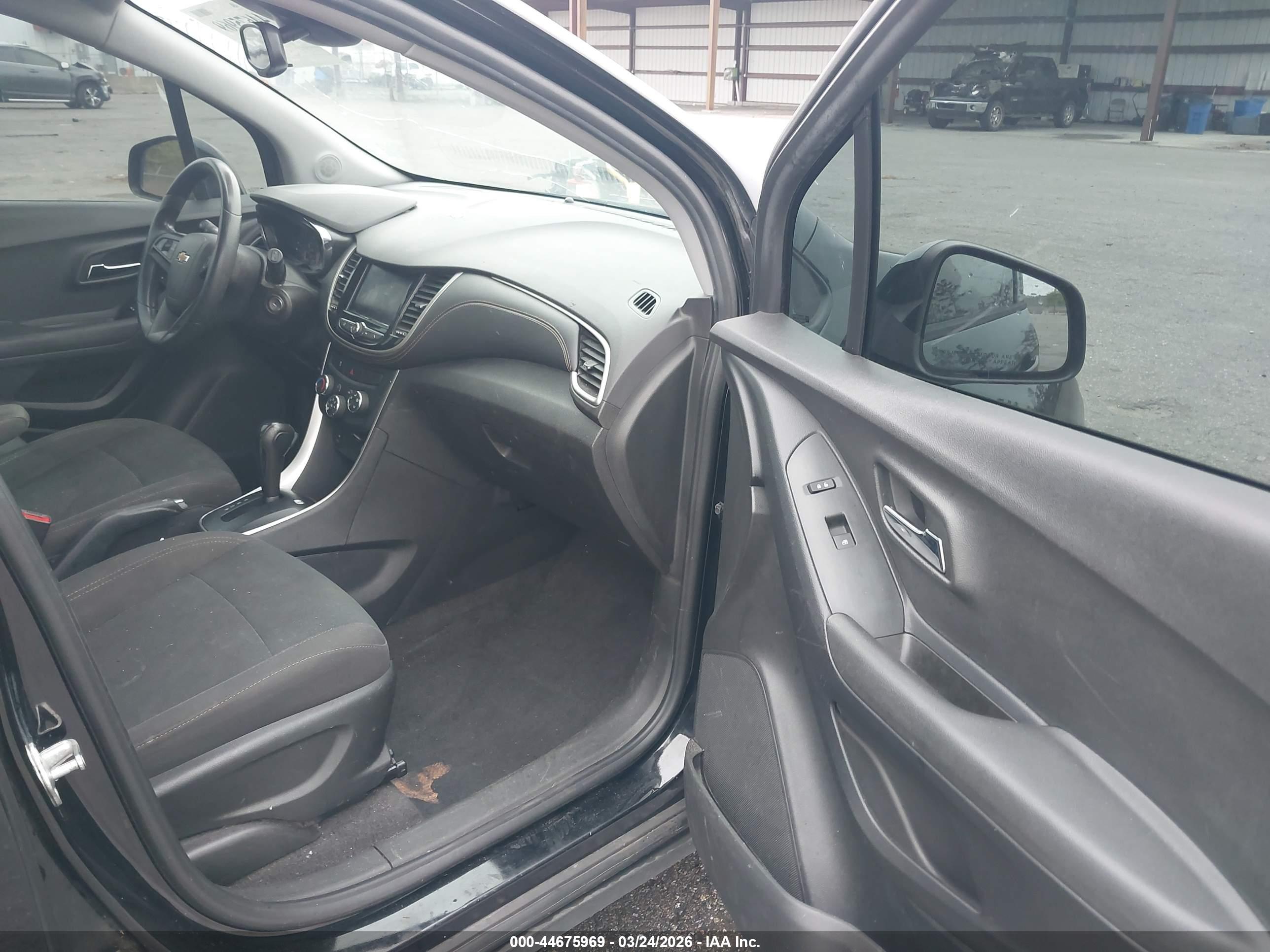 CHEVROLET TRAX image 5
