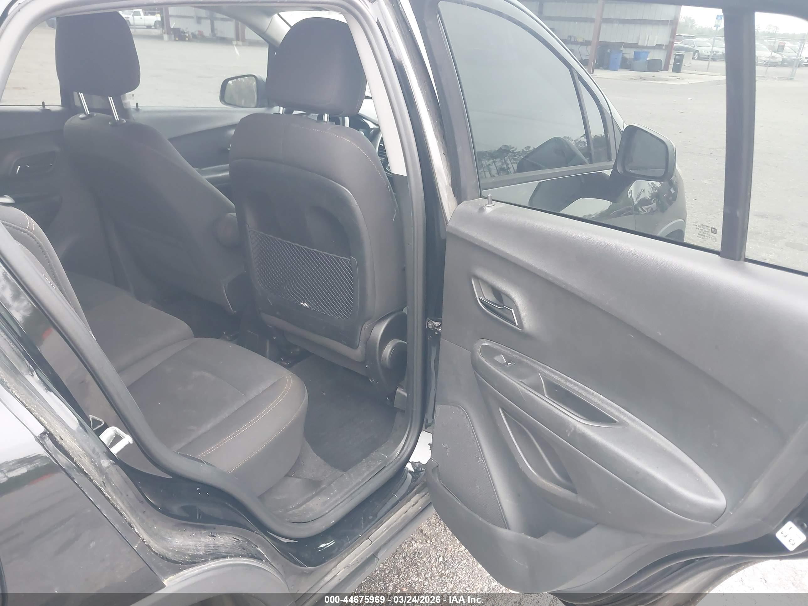 CHEVROLET TRAX image 8