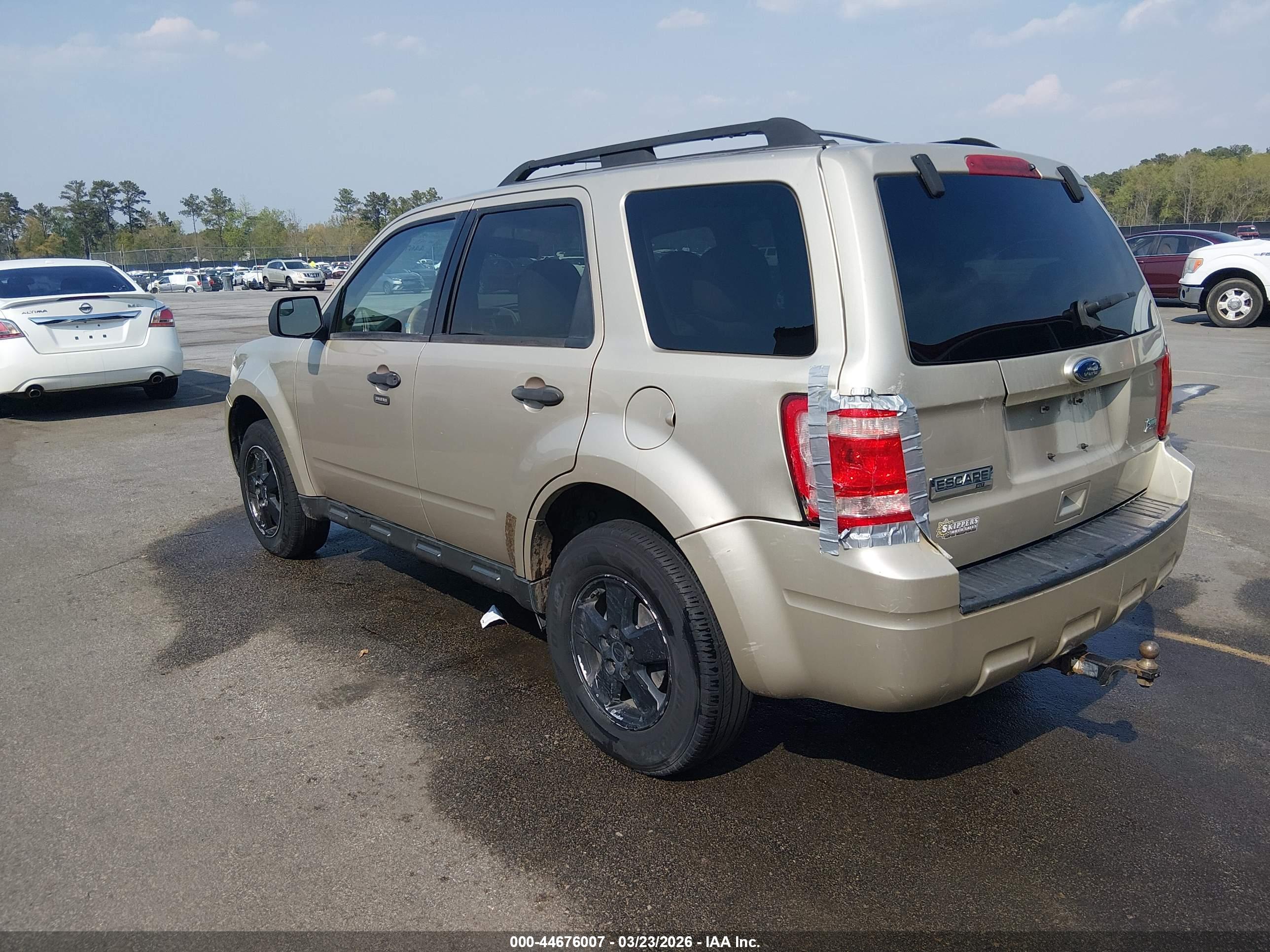 FORD ESCAPE image 3