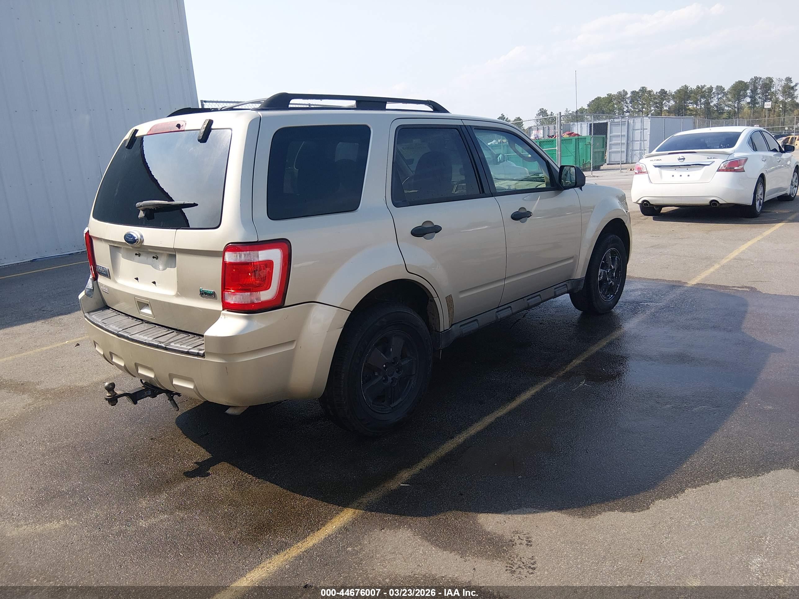 FORD ESCAPE image 4