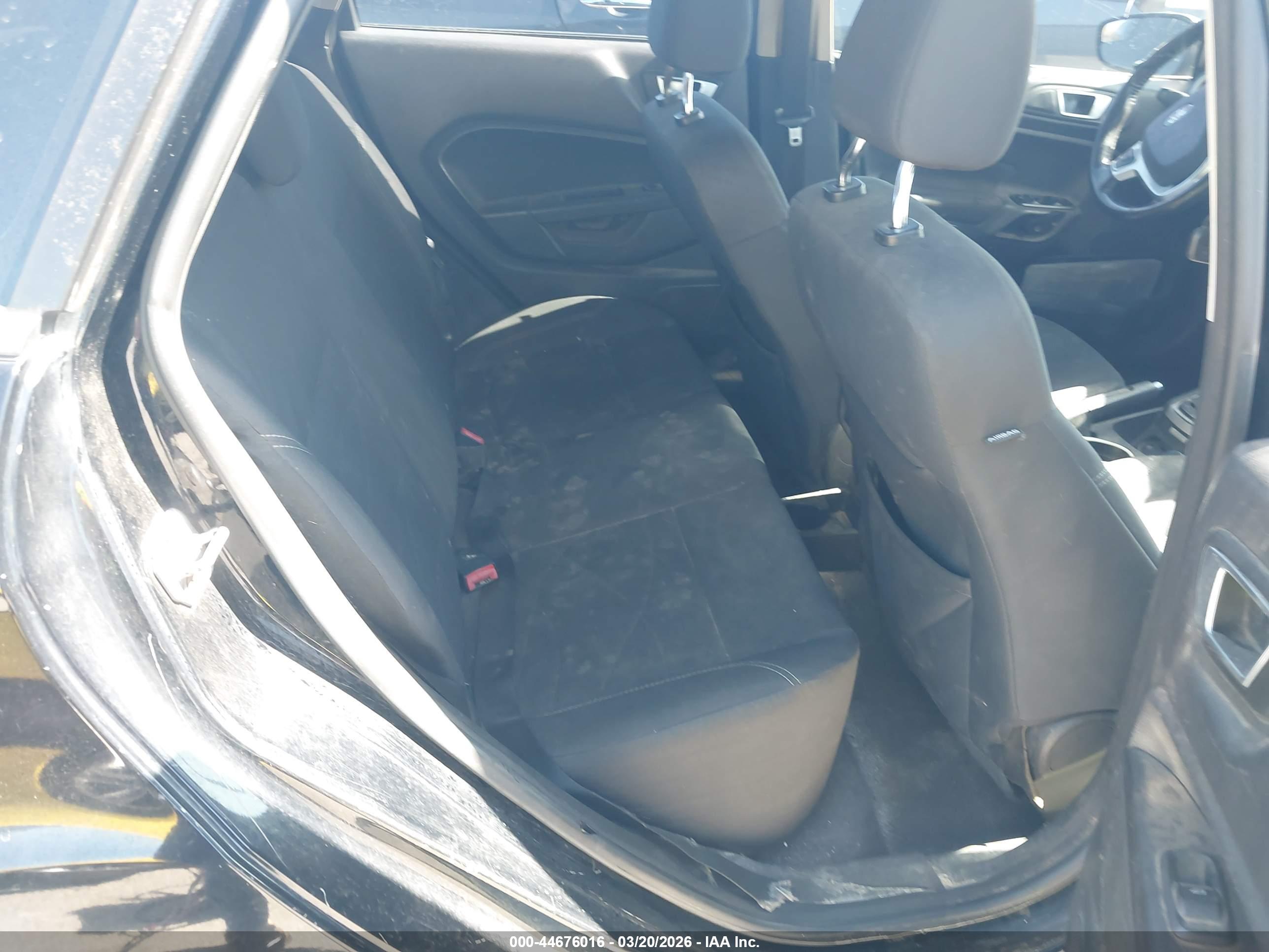 FORD FIESTA image 8