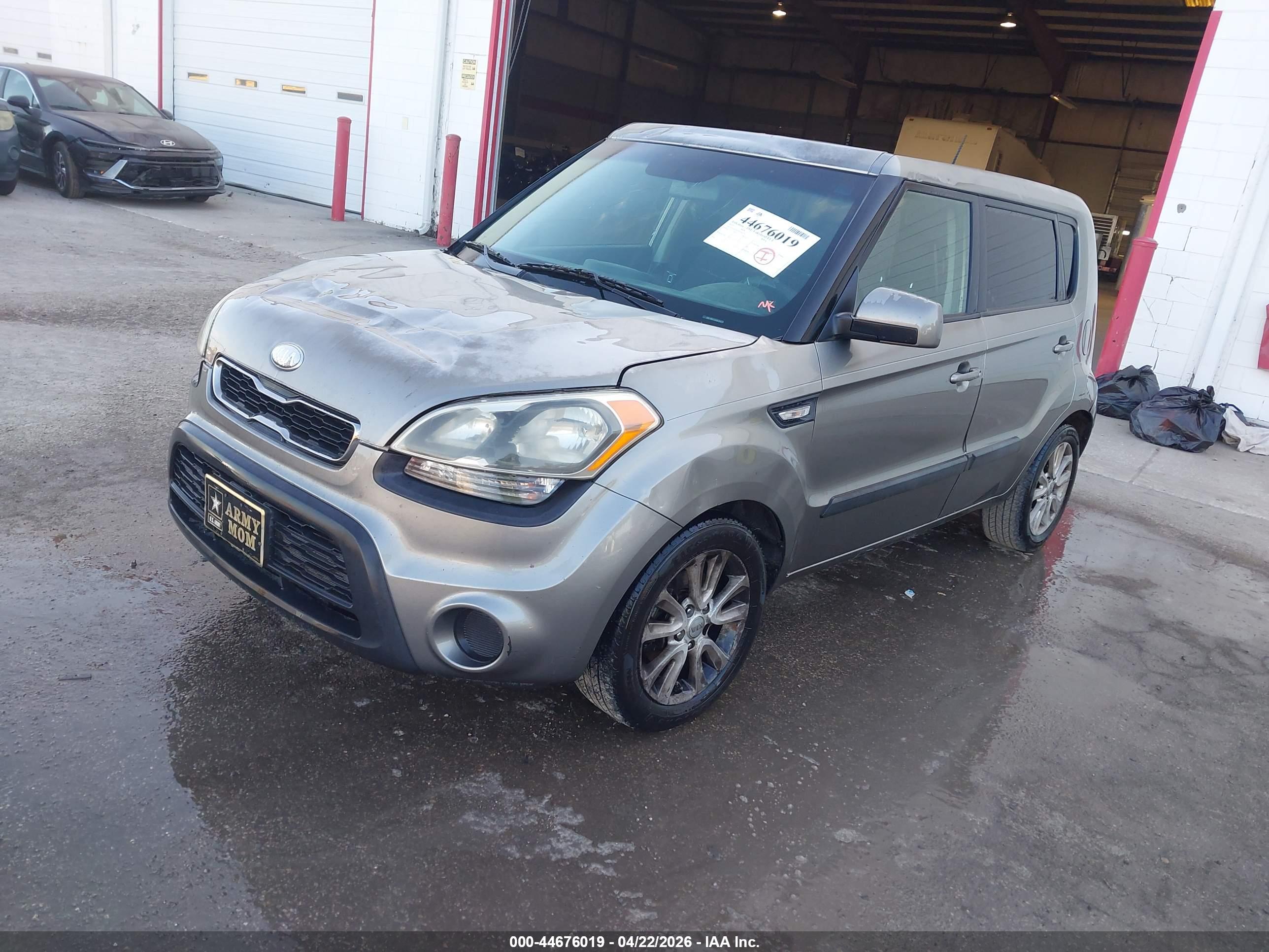 KIA SOUL image 2