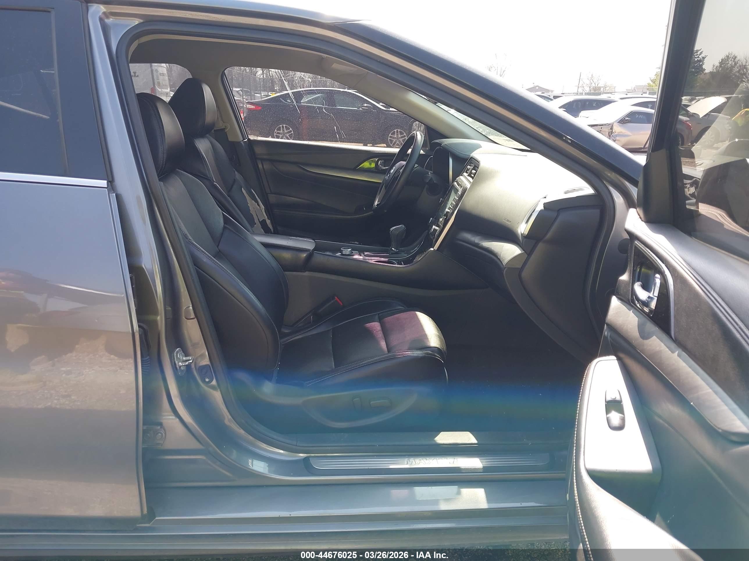 NISSAN MAXIMA image 5