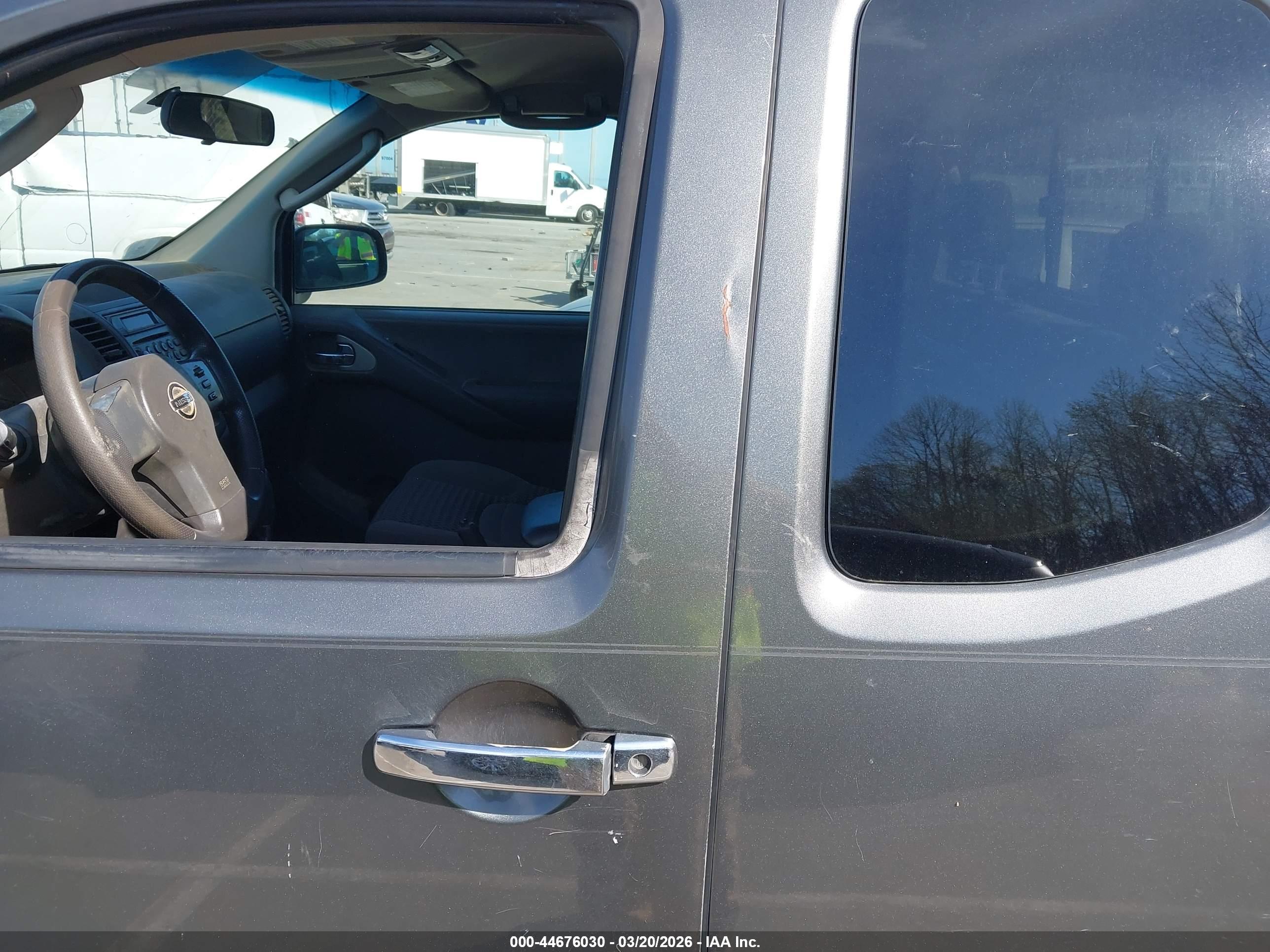 NISSAN FRONTIER image 6
