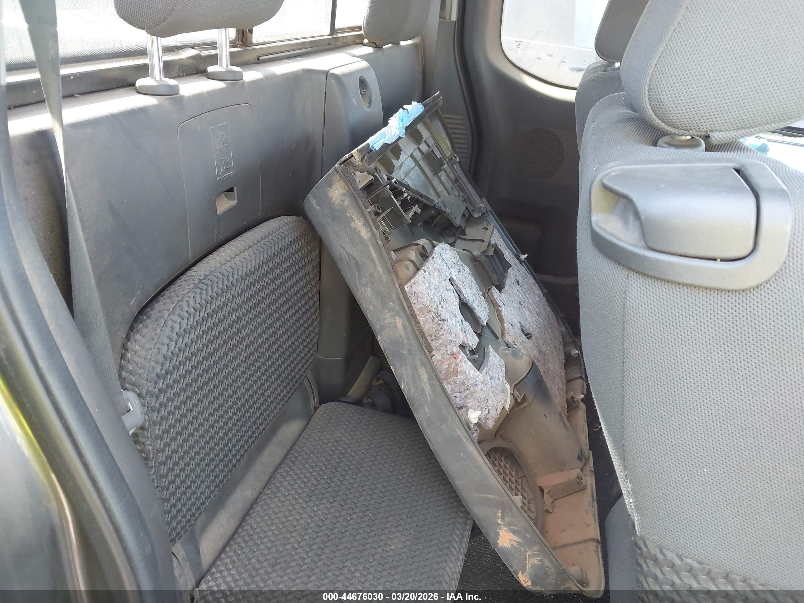 NISSAN FRONTIER image 8