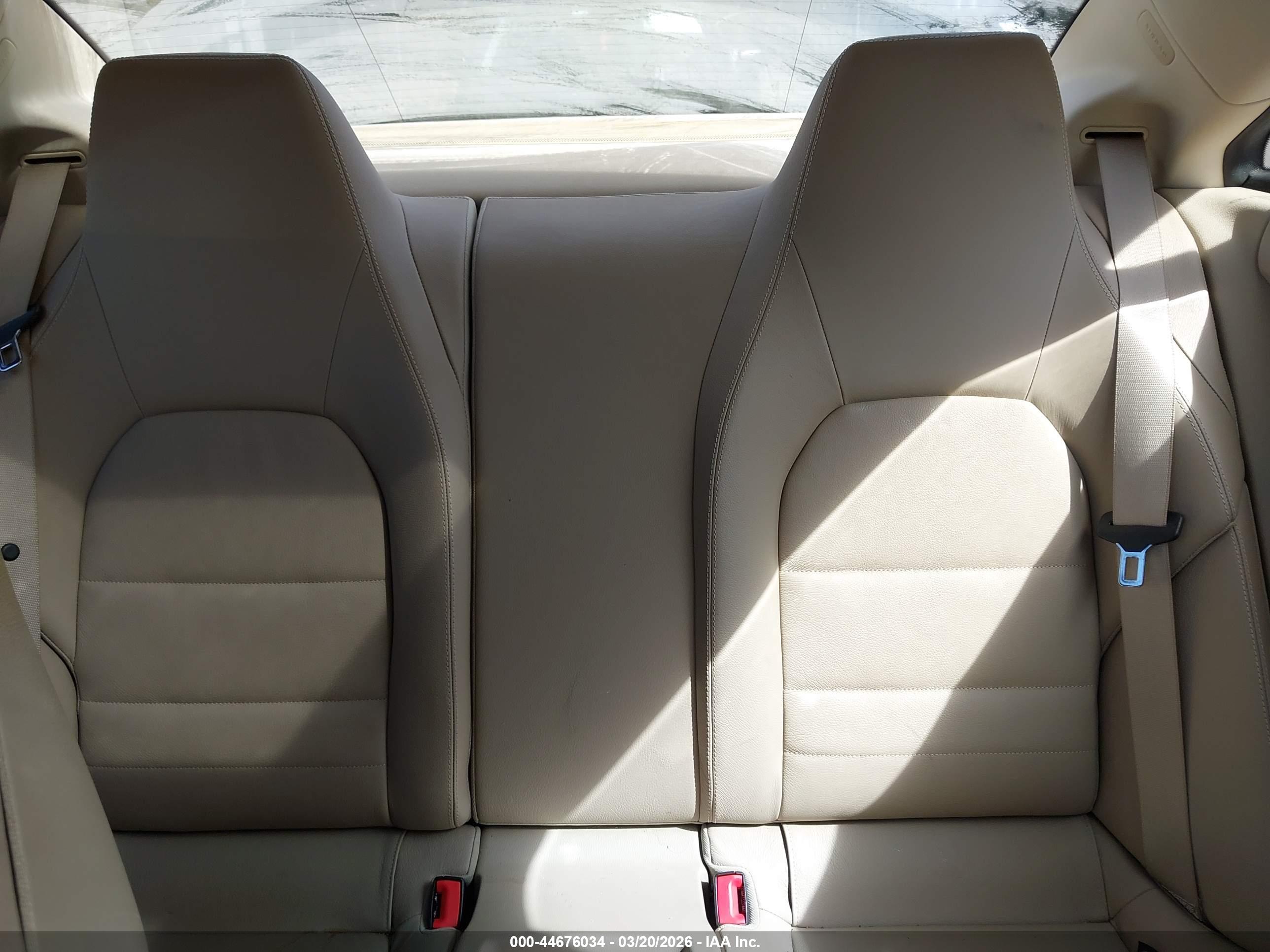 MERCEDES-BENZ E image 8