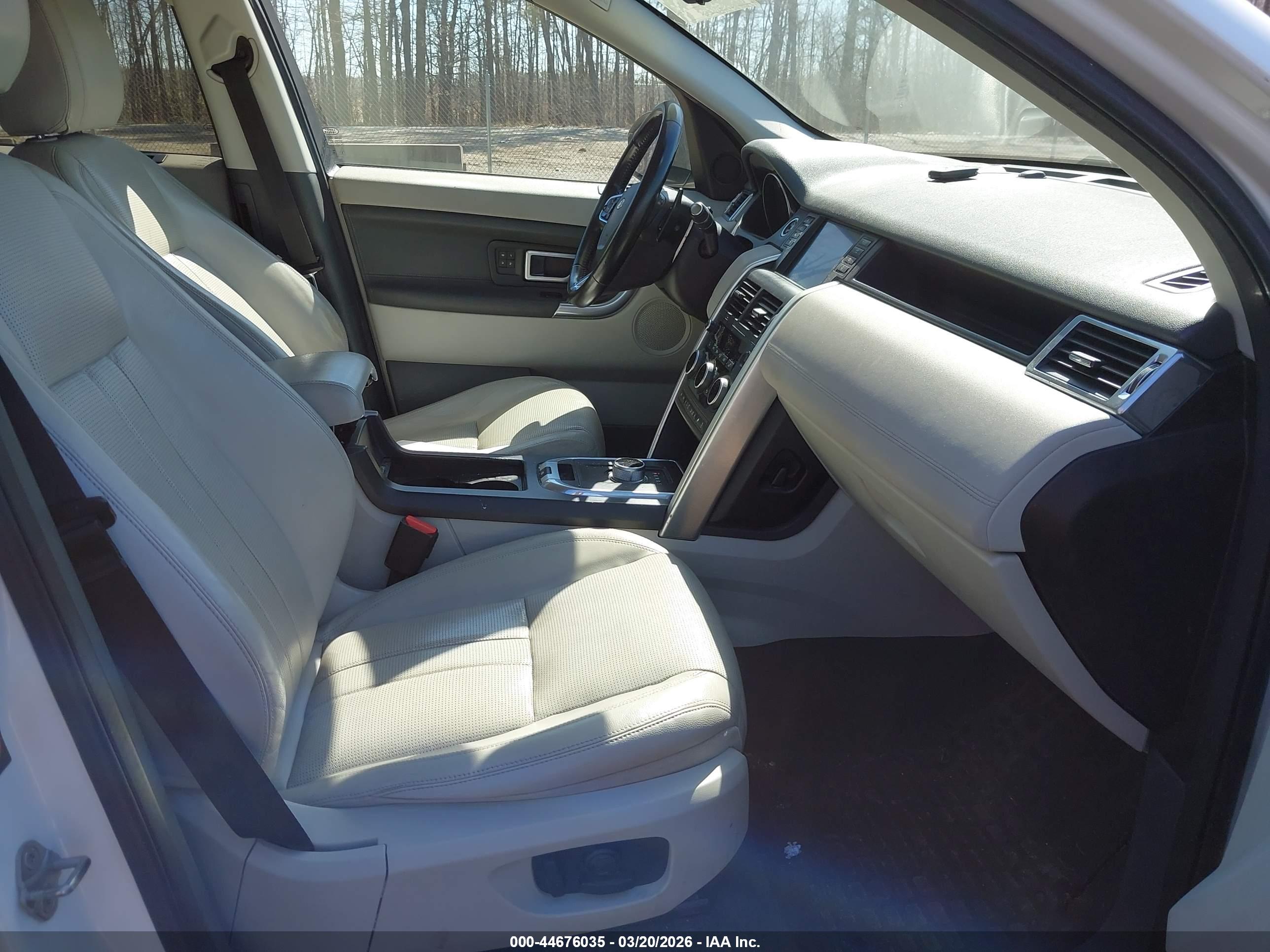 LAND ROVER image 5