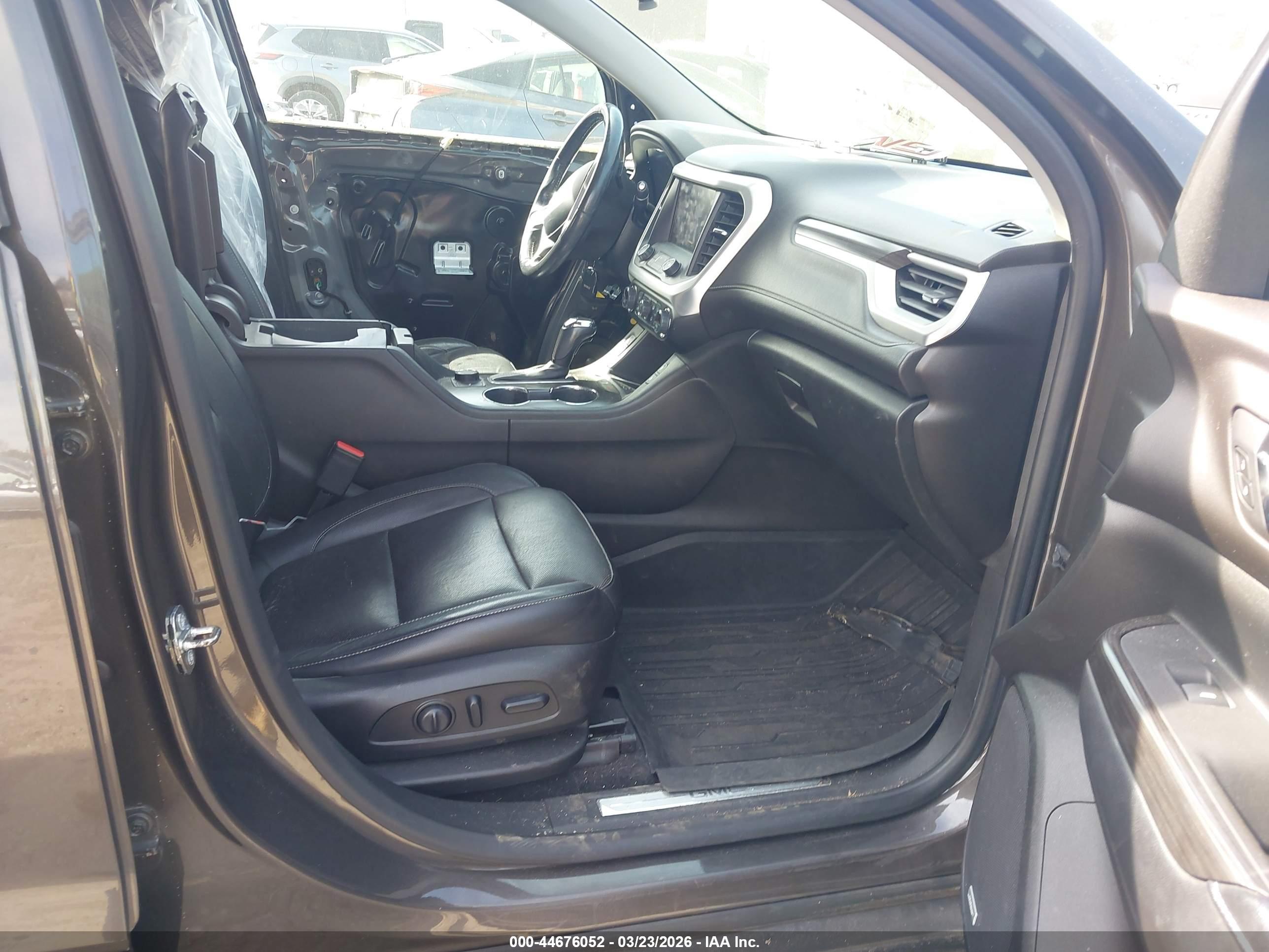 GMC ACADIA image 5