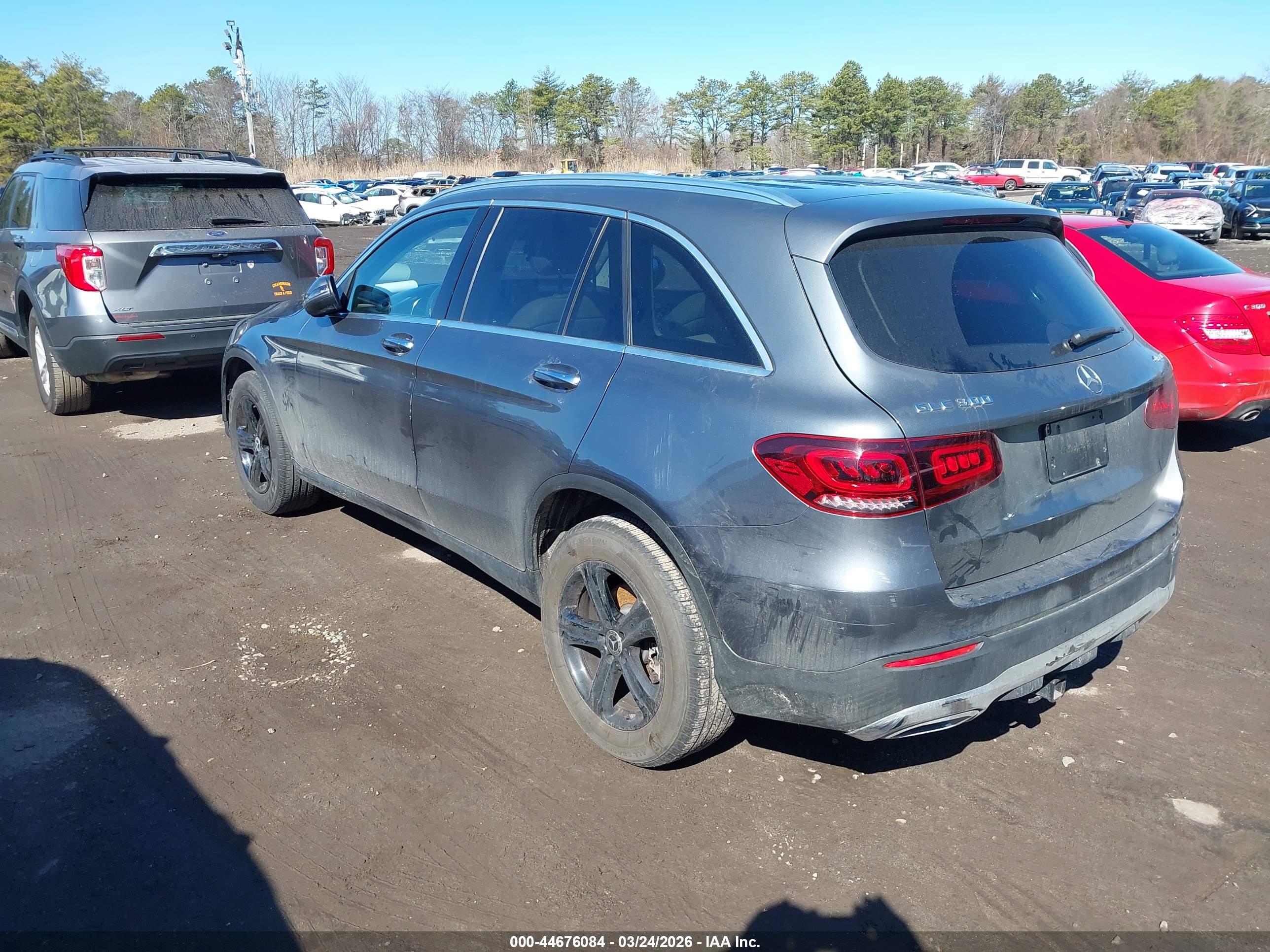 MERCEDES-BENZ GLC image 3
