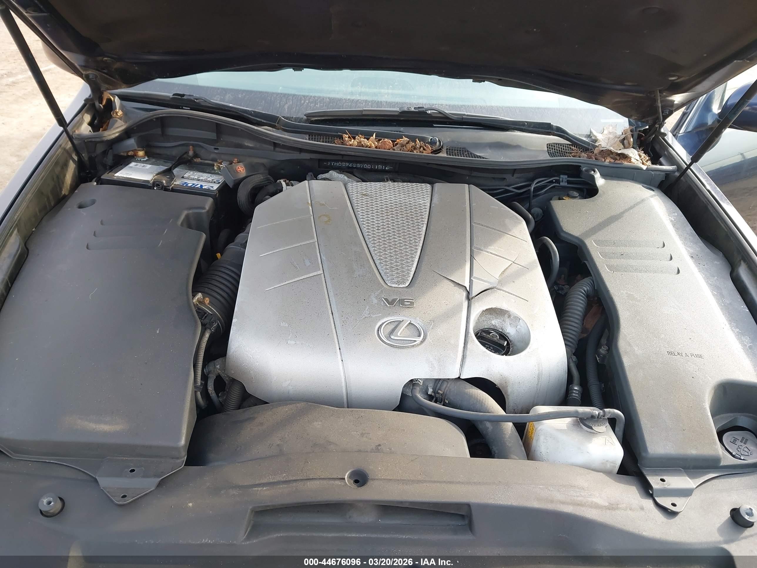 LEXUS GS image 10
