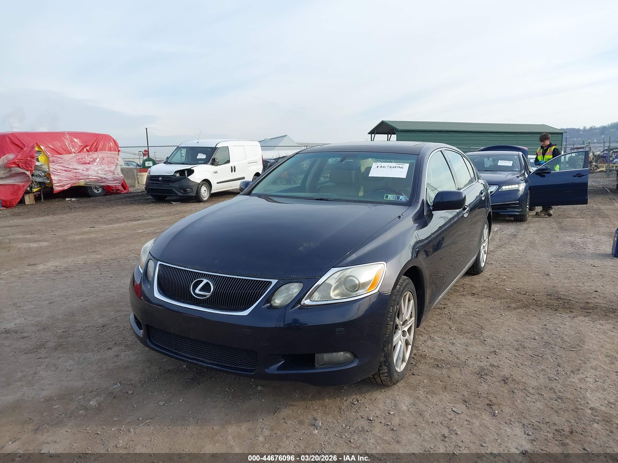 LEXUS GS image 2