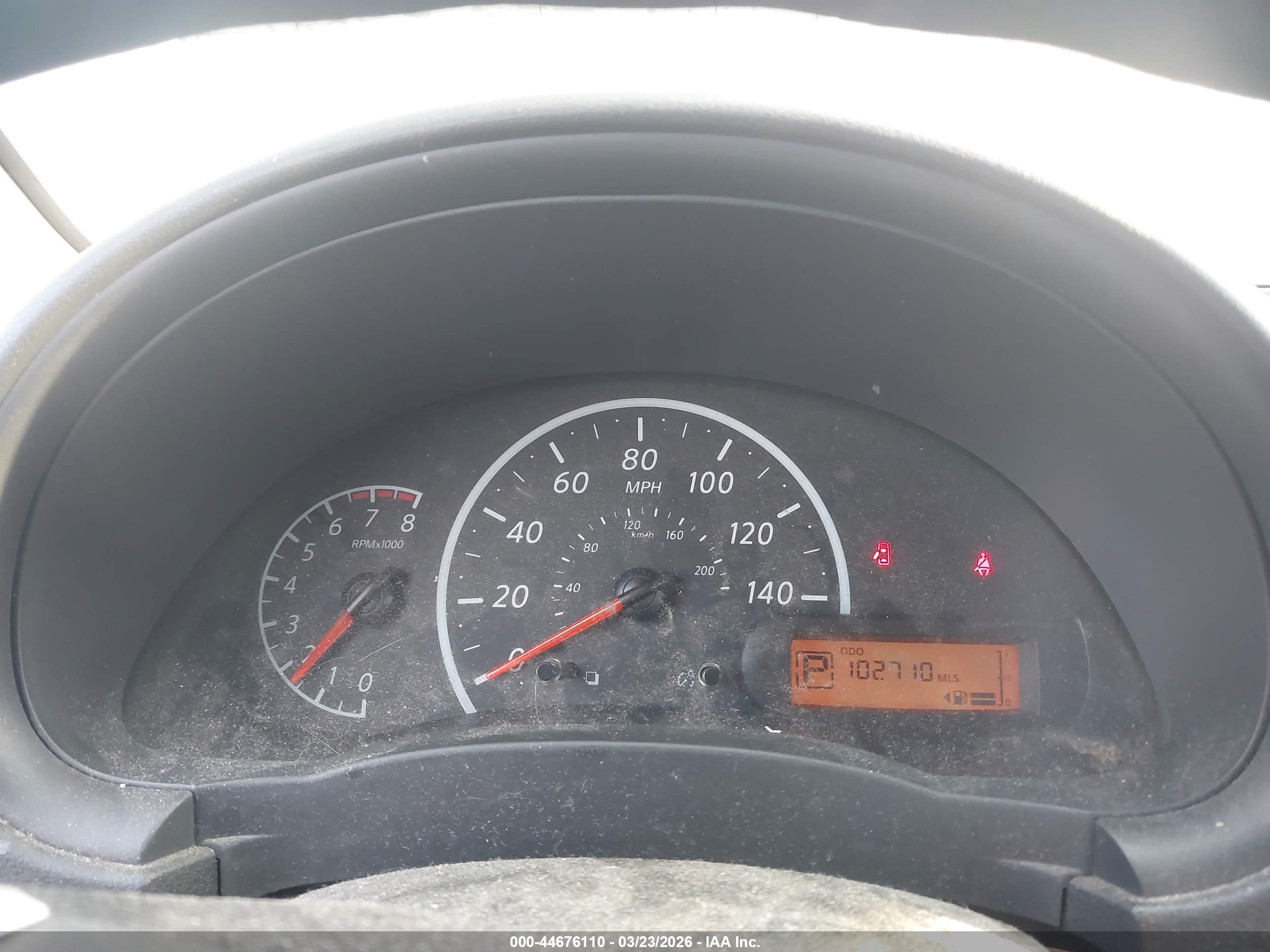 NISSAN VERSA image 7