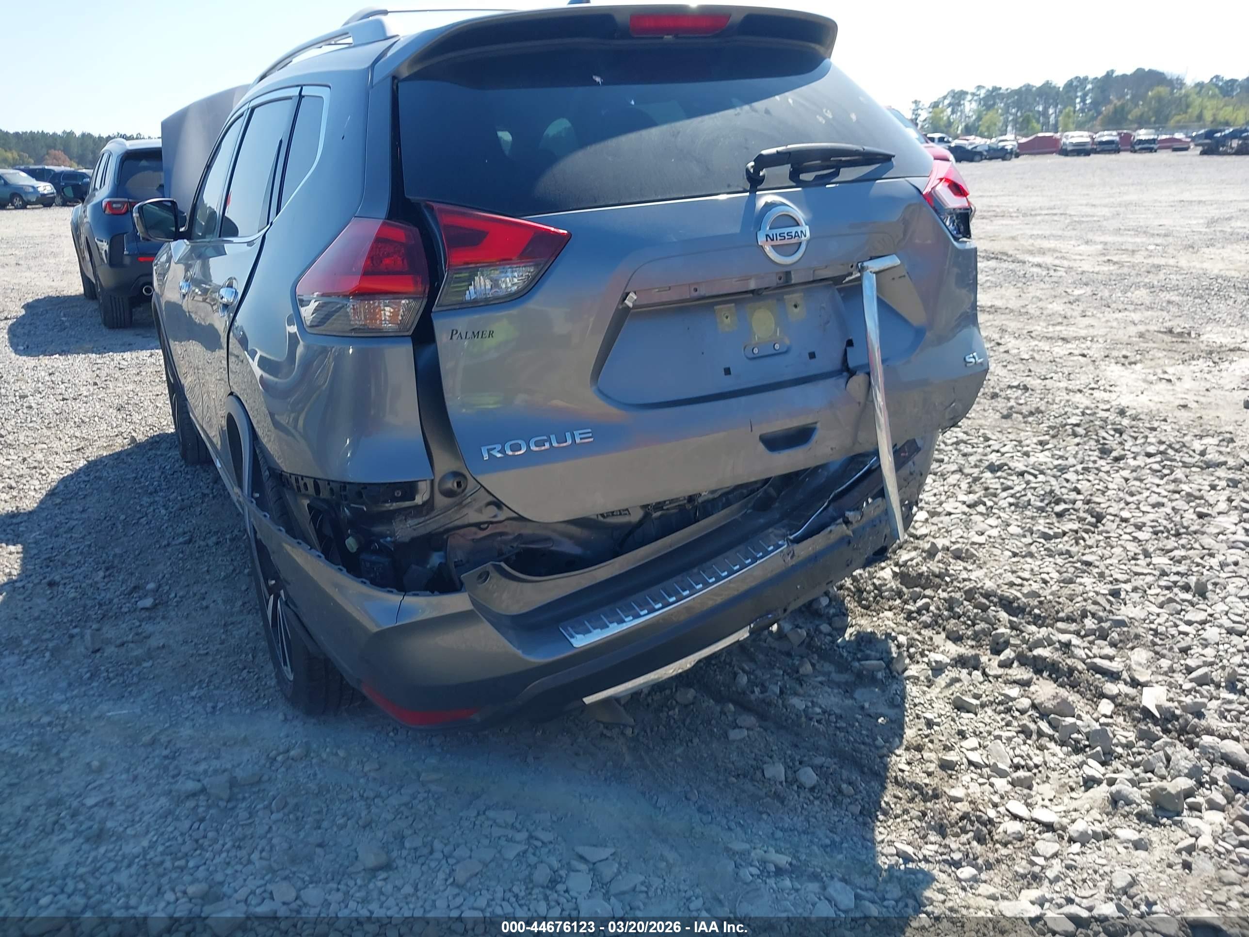 NISSAN ROGUE image 6