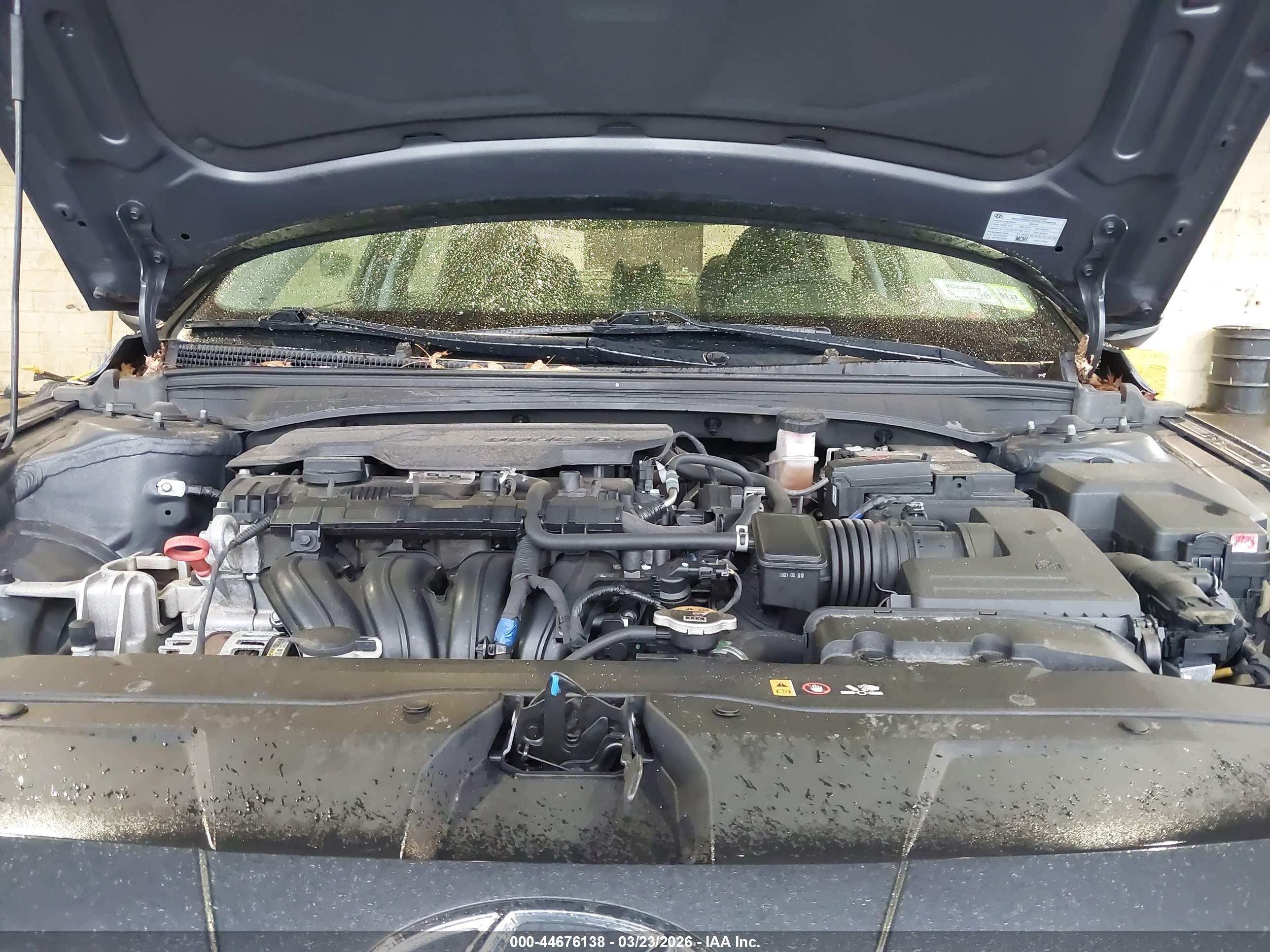HYUNDAI ELANTRA image 10