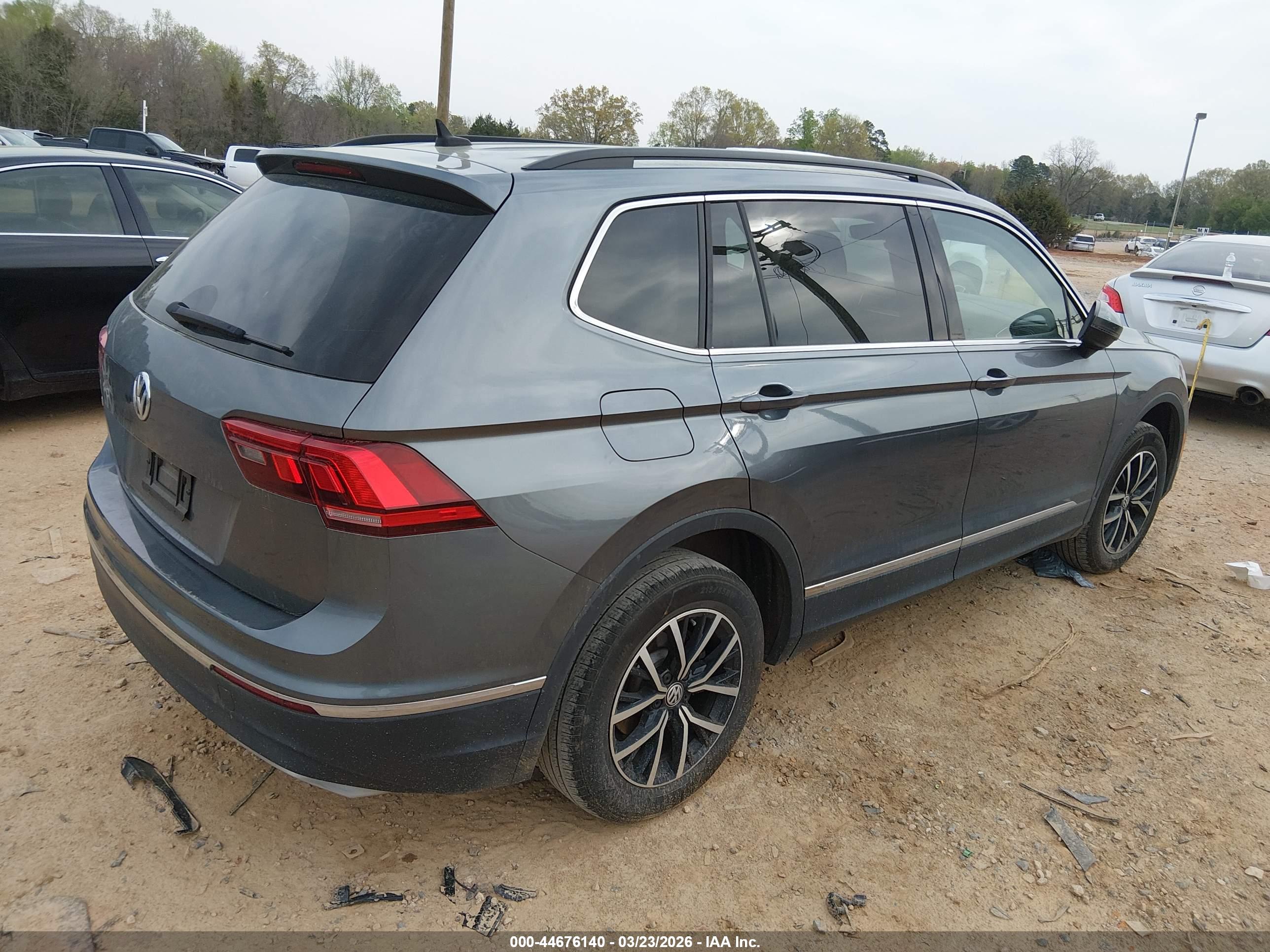 VOLKSWAGEN TIGUAN image 4