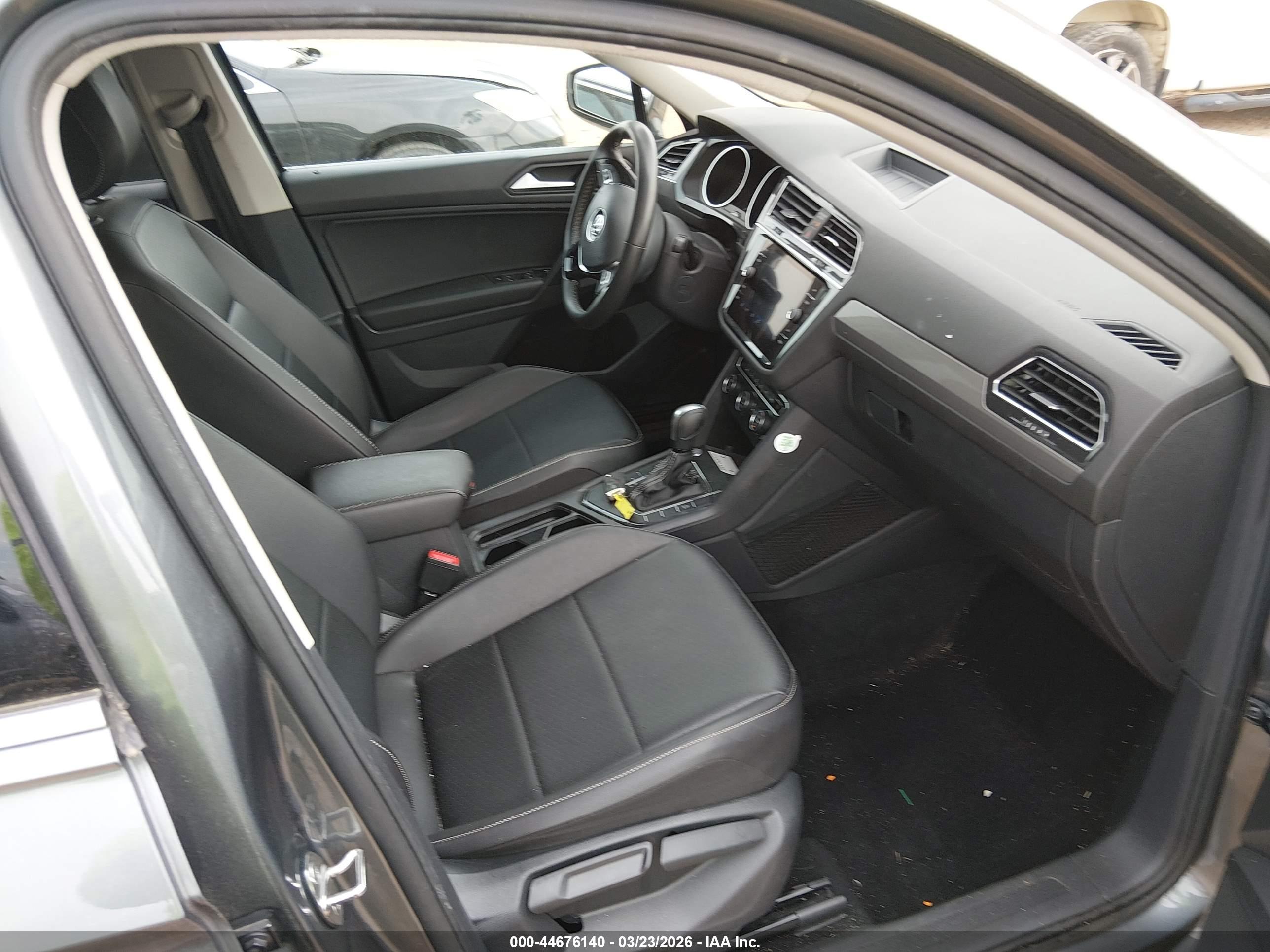 VOLKSWAGEN TIGUAN image 5