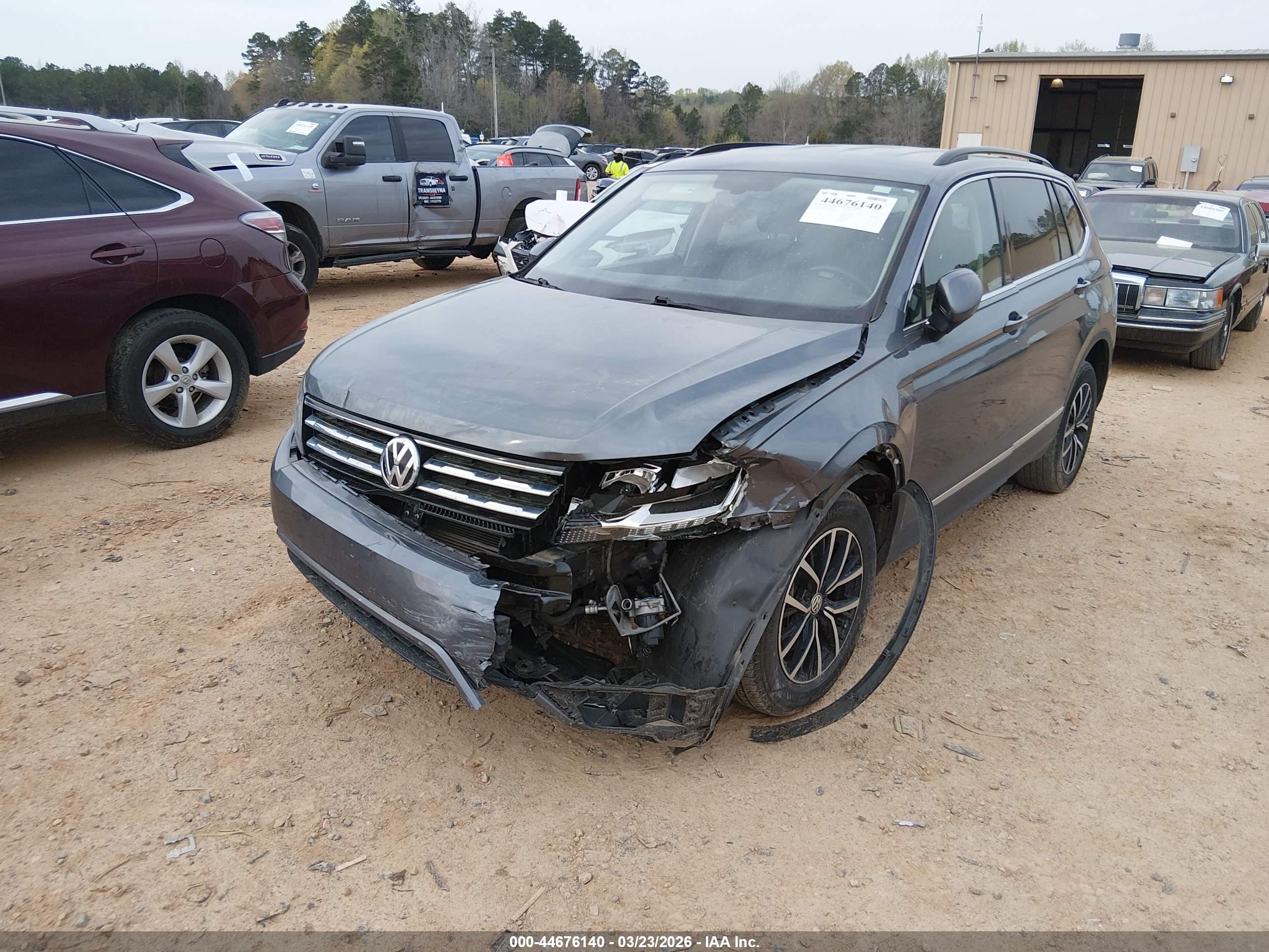 VOLKSWAGEN TIGUAN image 6