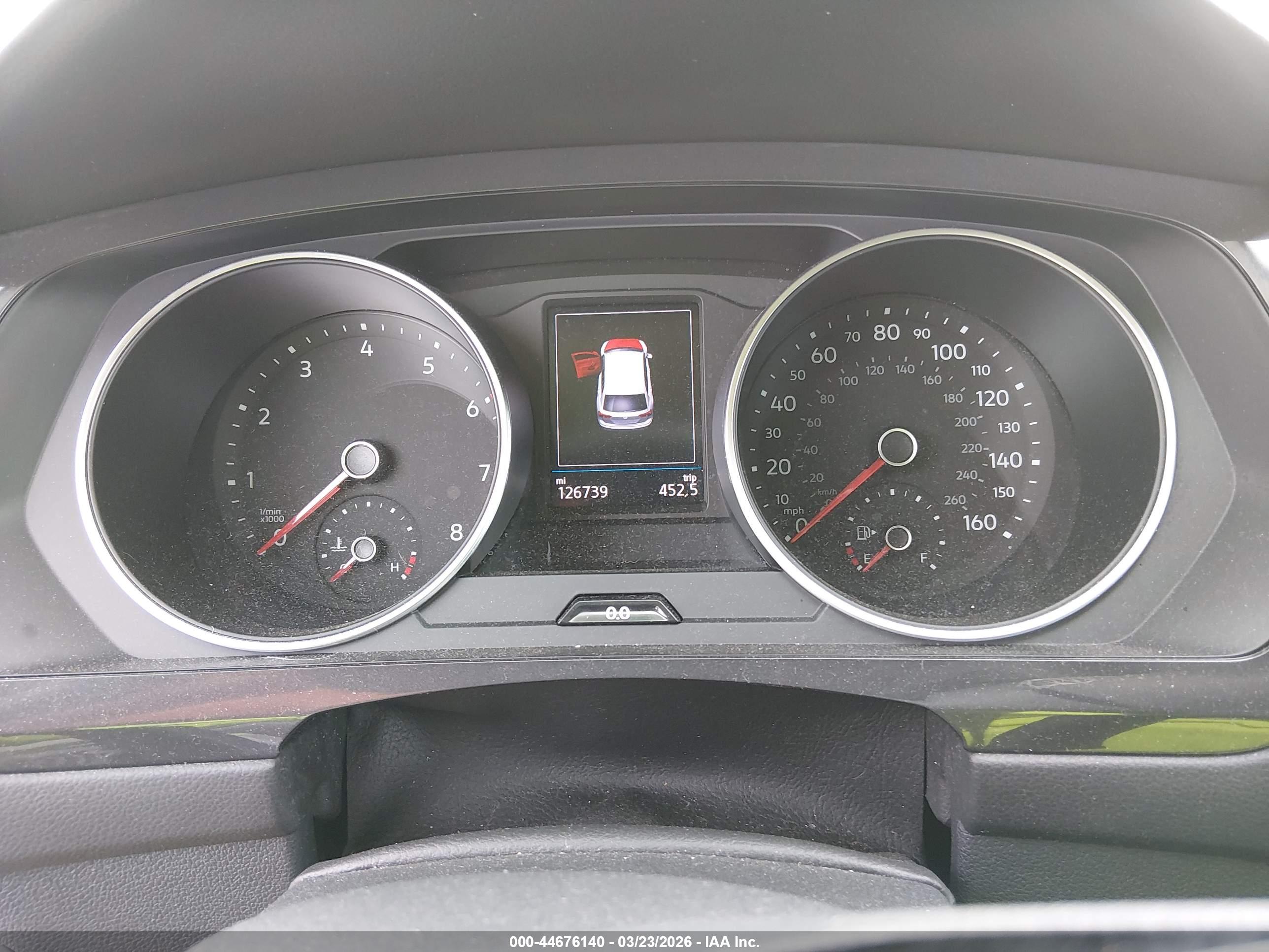 VOLKSWAGEN TIGUAN image 7