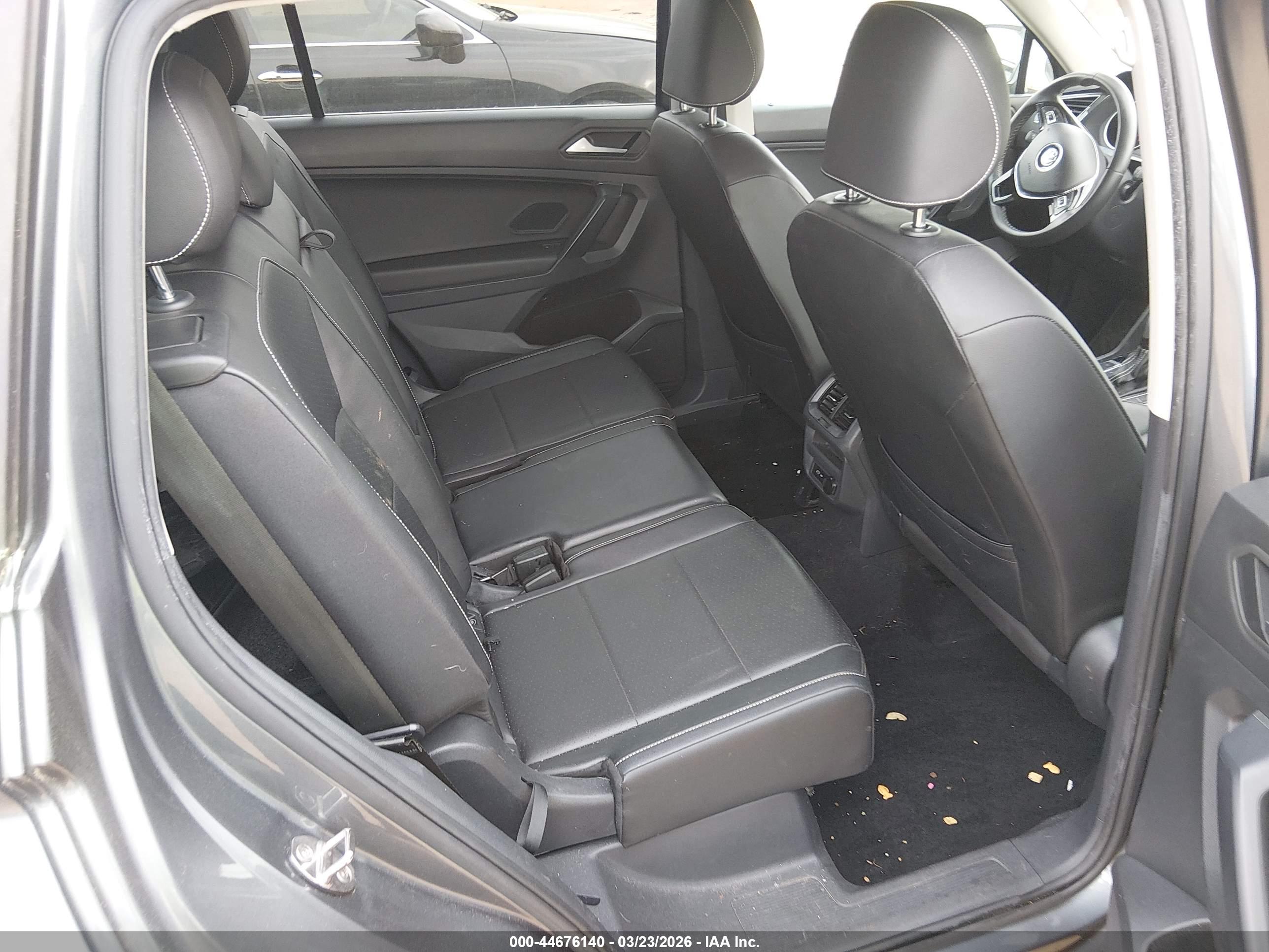 VOLKSWAGEN TIGUAN image 8